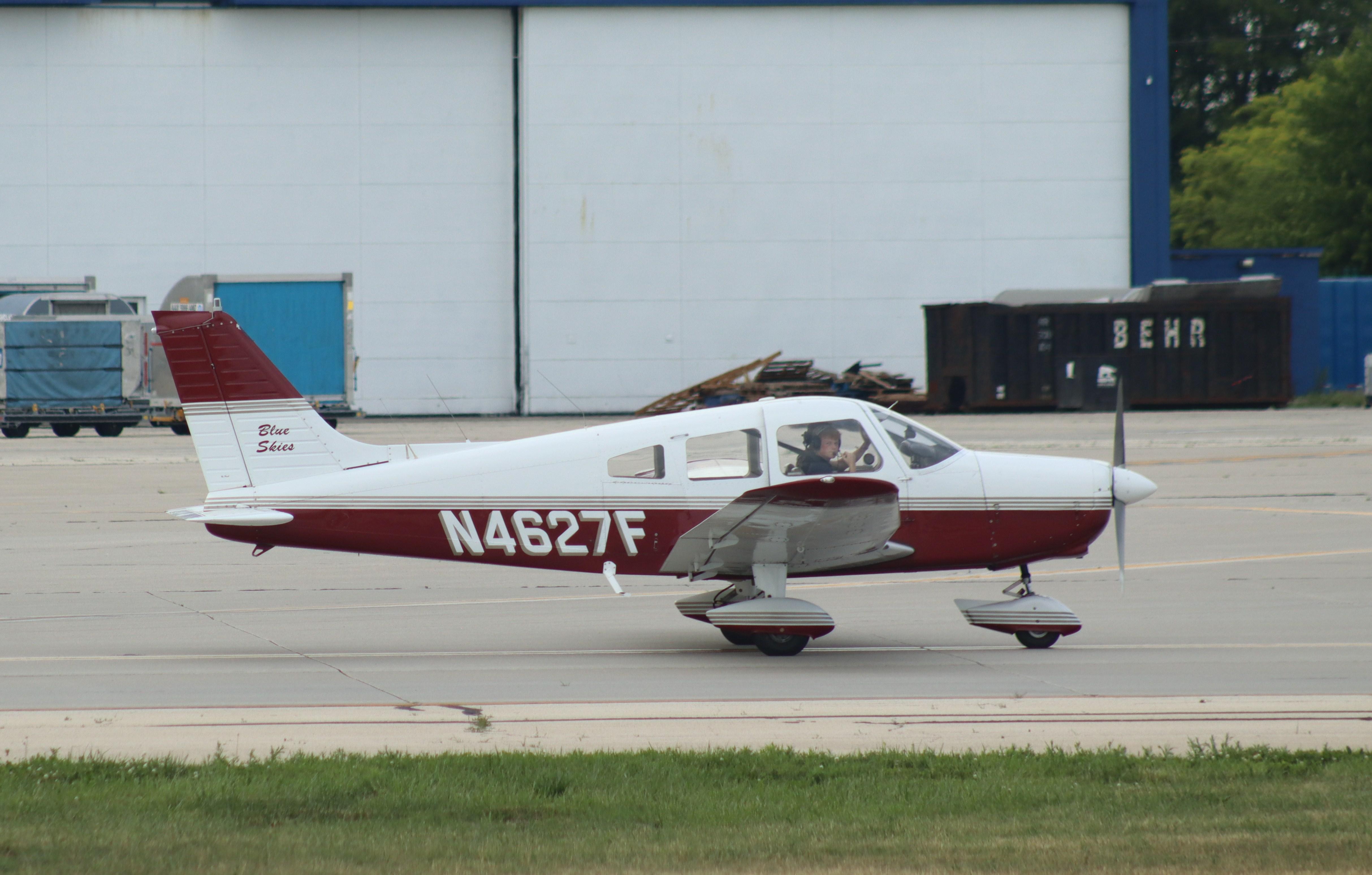 N4627F @ KRFD - Piper PA-28-151 - by MarkPasqualino