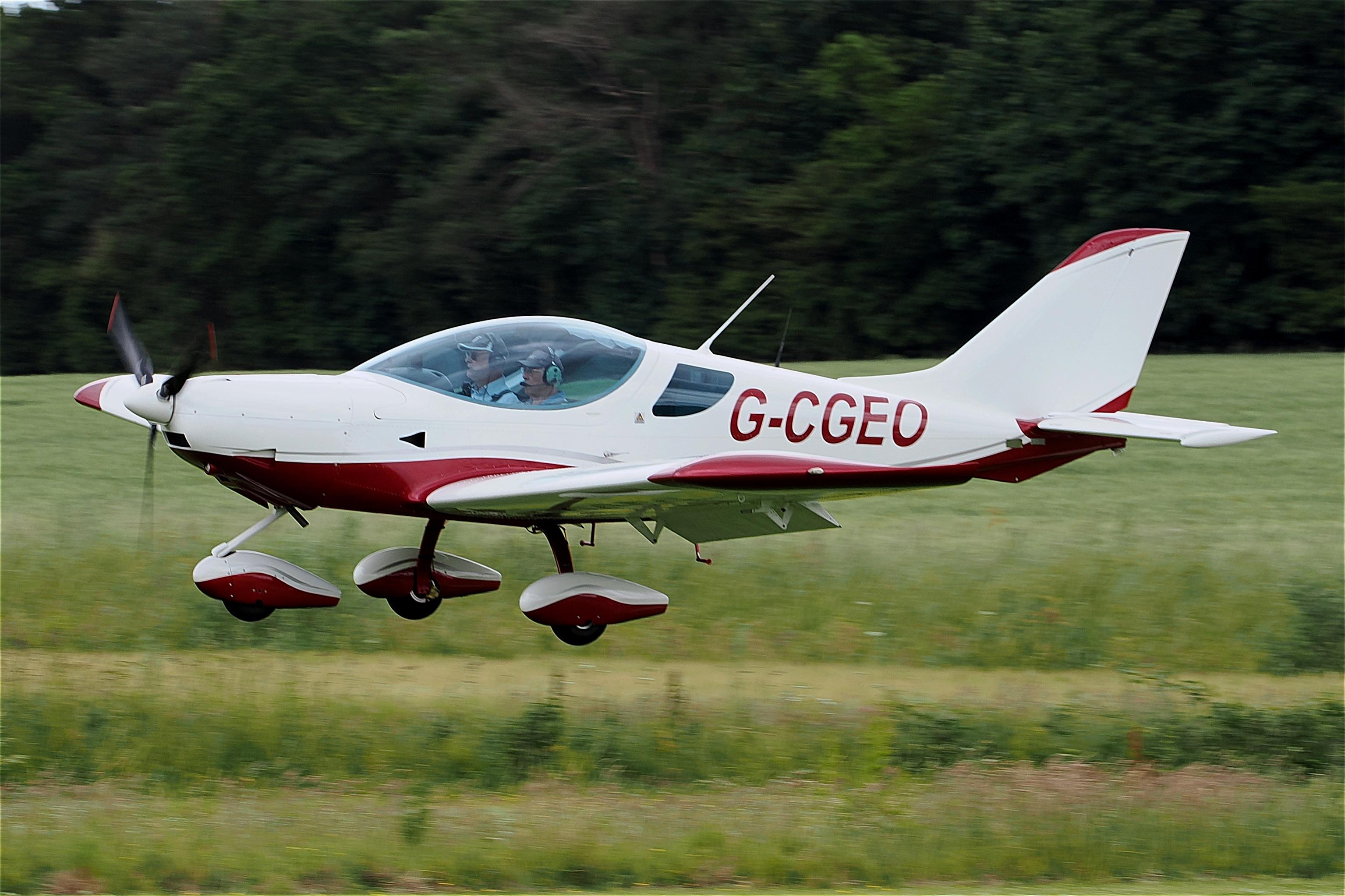 G-CGEO @ X3CX - Landing at Northrepps. - by Graham Reeve