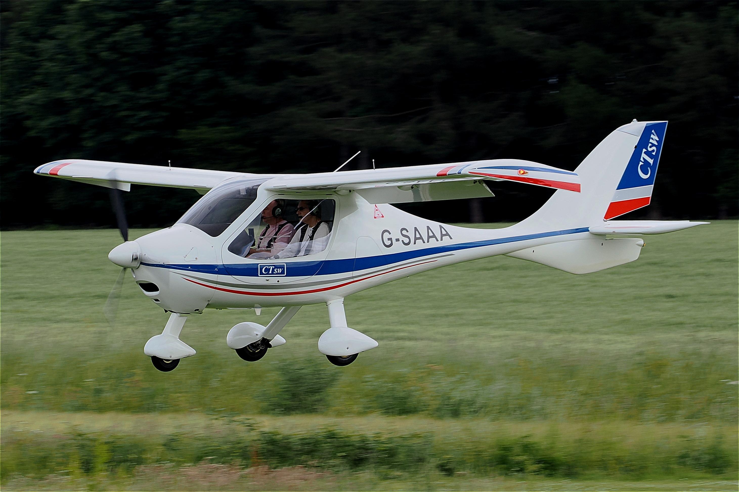 G-SAAA @ X3CX - Landing at Northrepps. - by Graham Reeve