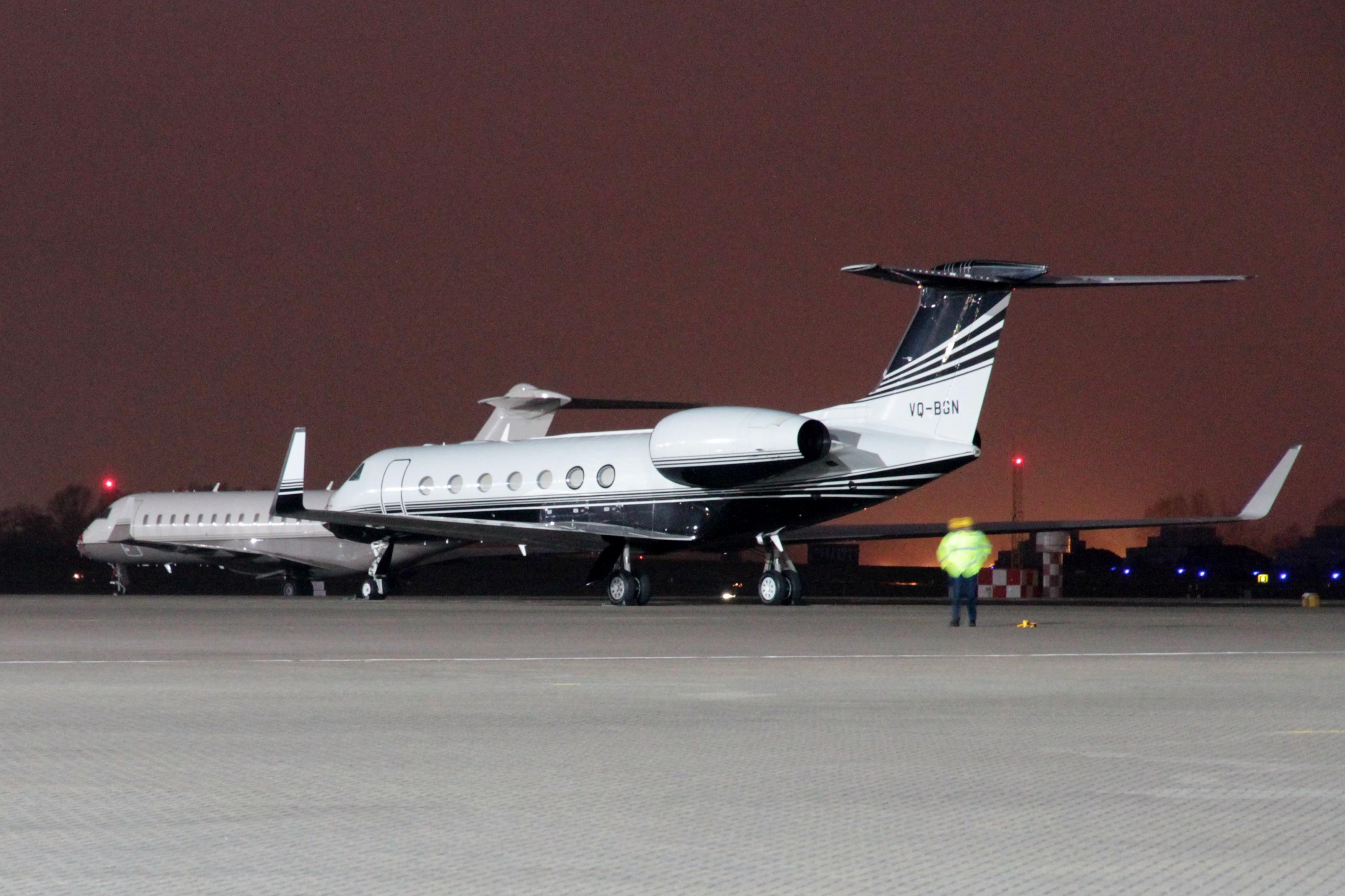 VQ-BGN @ EGWU - VQ-BGN 2008 Gulfstream V-SP G550 Northolt Nightshoot 
 - by PhilR