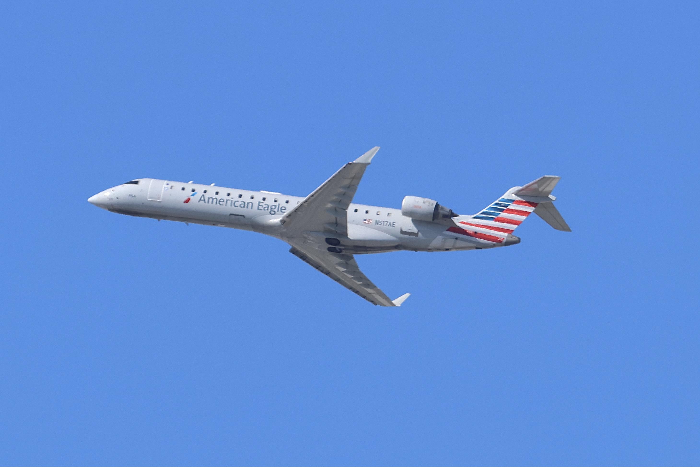 N517AE @ KORD - CRJ7 PSA / American Eagle Bombardier CRJ-701ER N517AE departing 27L KORD - by MarkKalfas