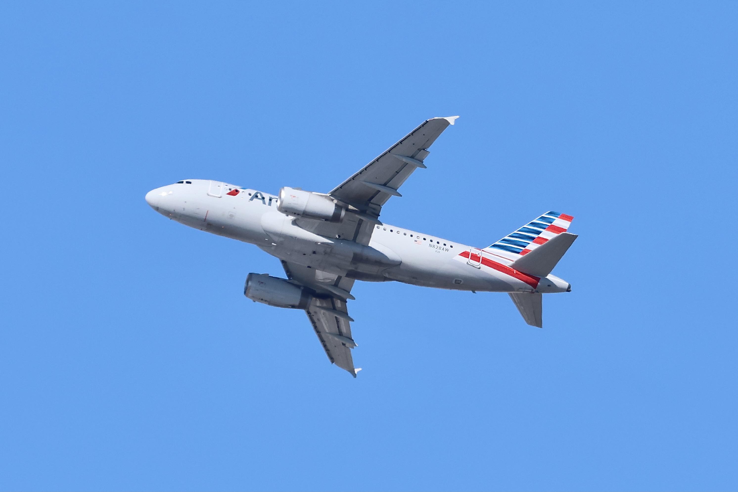 N828AW photo, click to enlarge