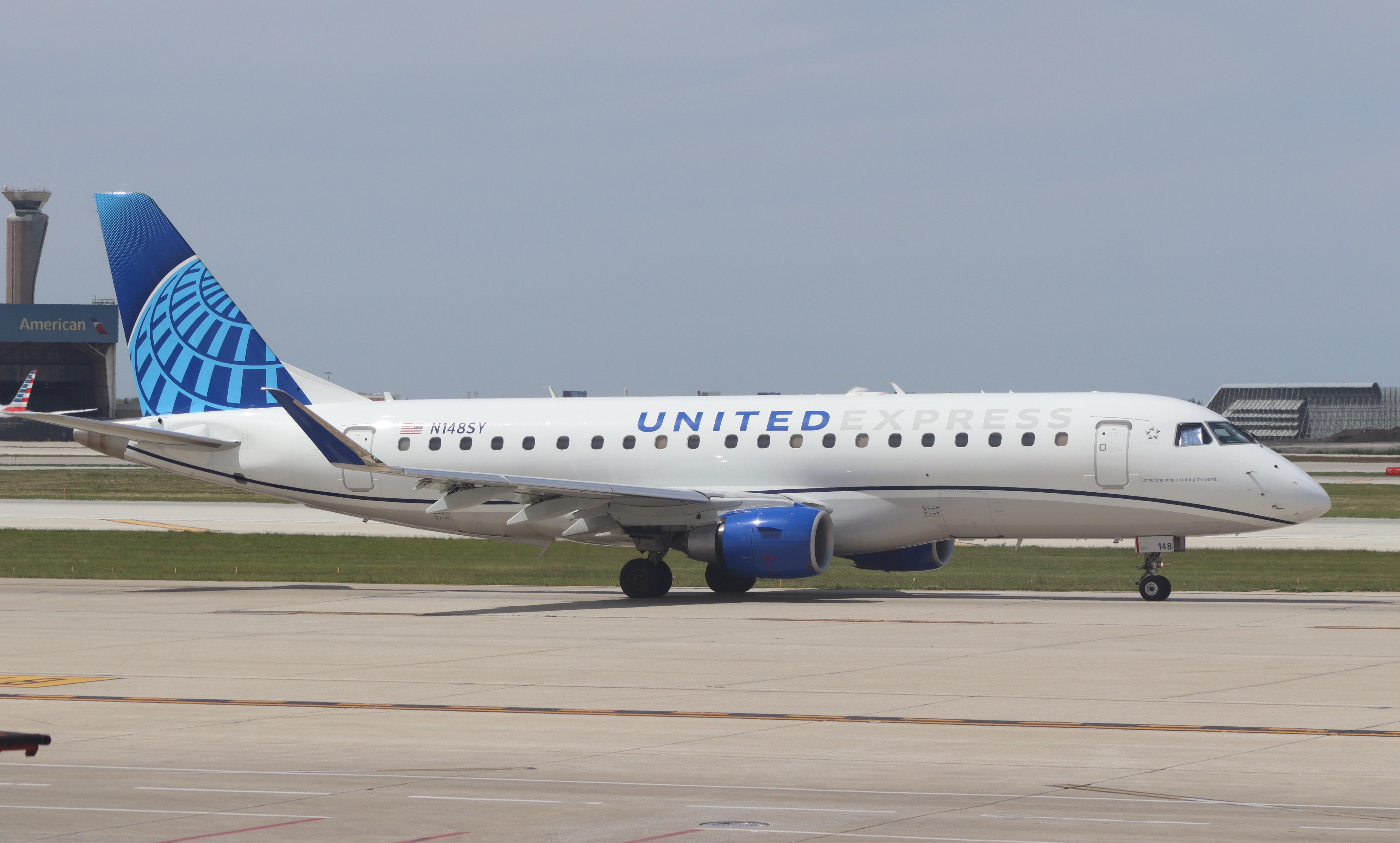 N148SY @ KORD - ERJ-170-200LR - by MarkPasqualino