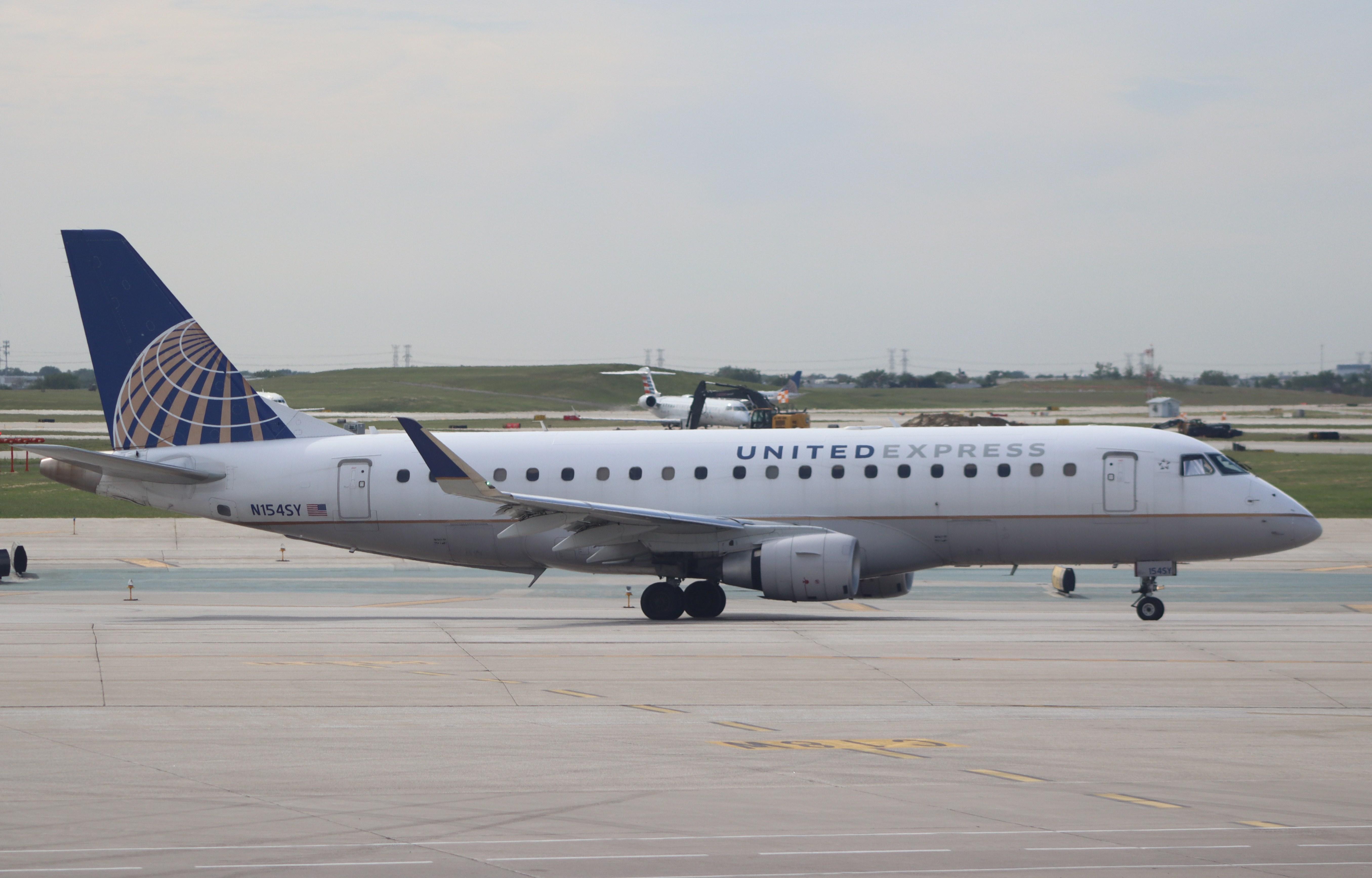 N154SY @ KORD - ERJ-170-200LR - by MarkPasqualino