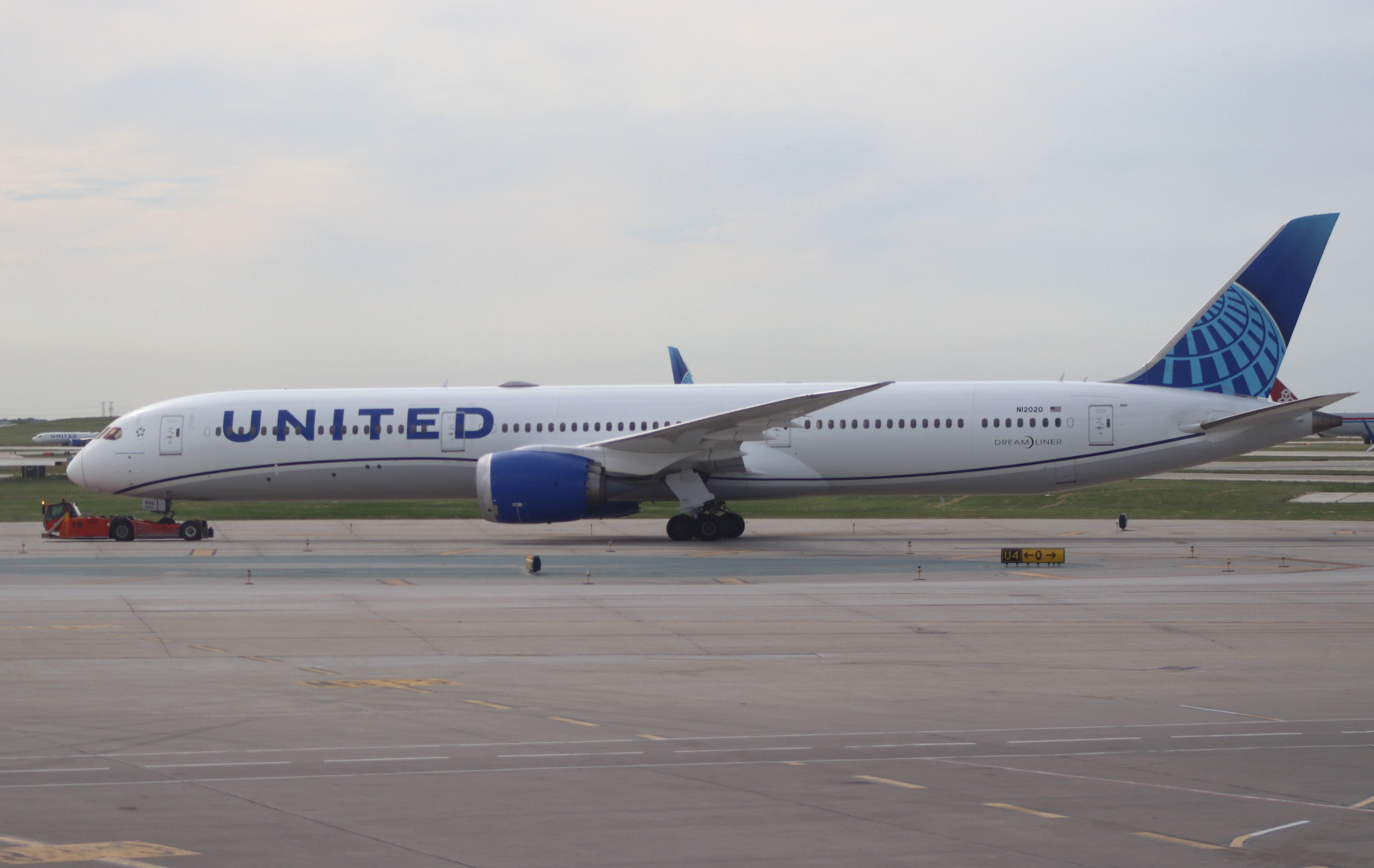 N12020 @ KORD - Boeing 787-10 Dreamliner - by MarkPasqualino