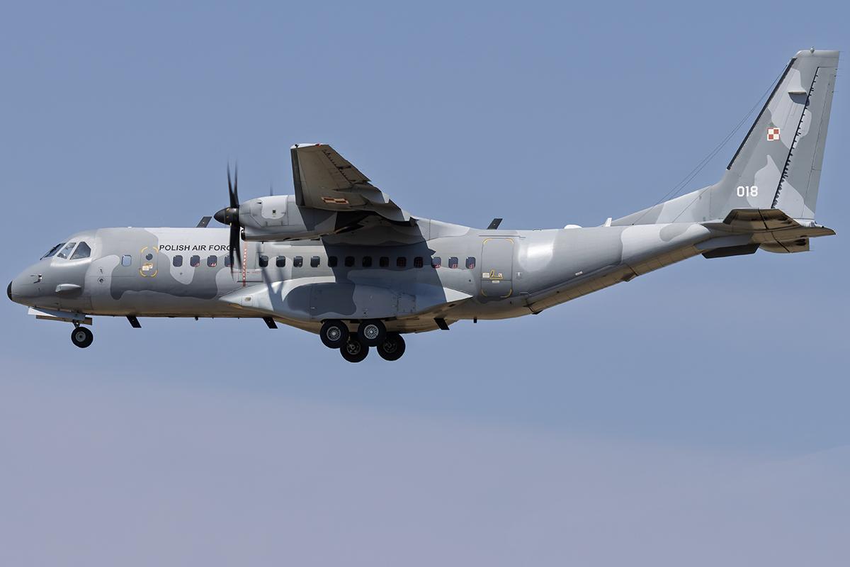 018 @ LMML - Runway 31 - by Roberto Cassar