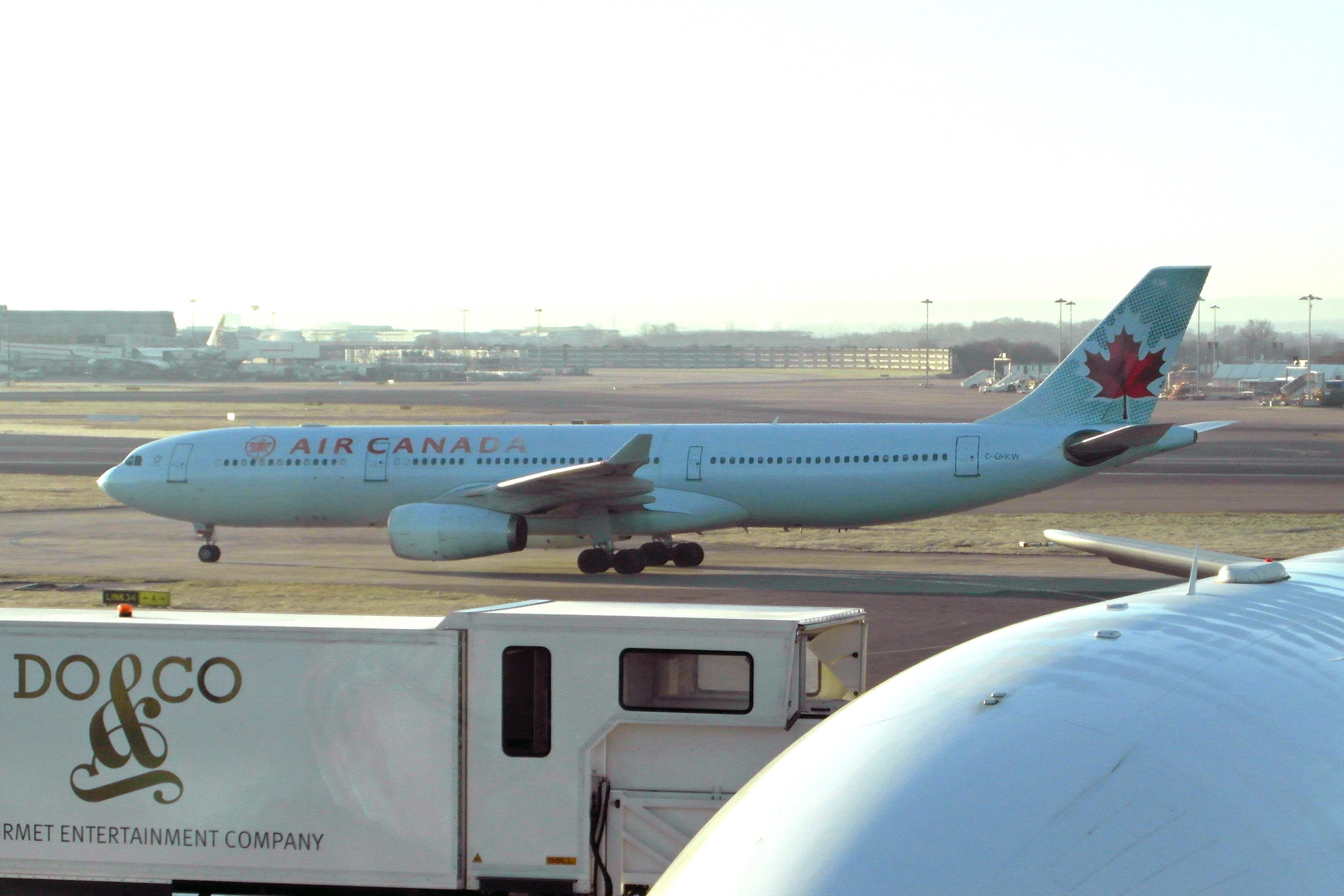 C-GHKW photo, click to enlarge