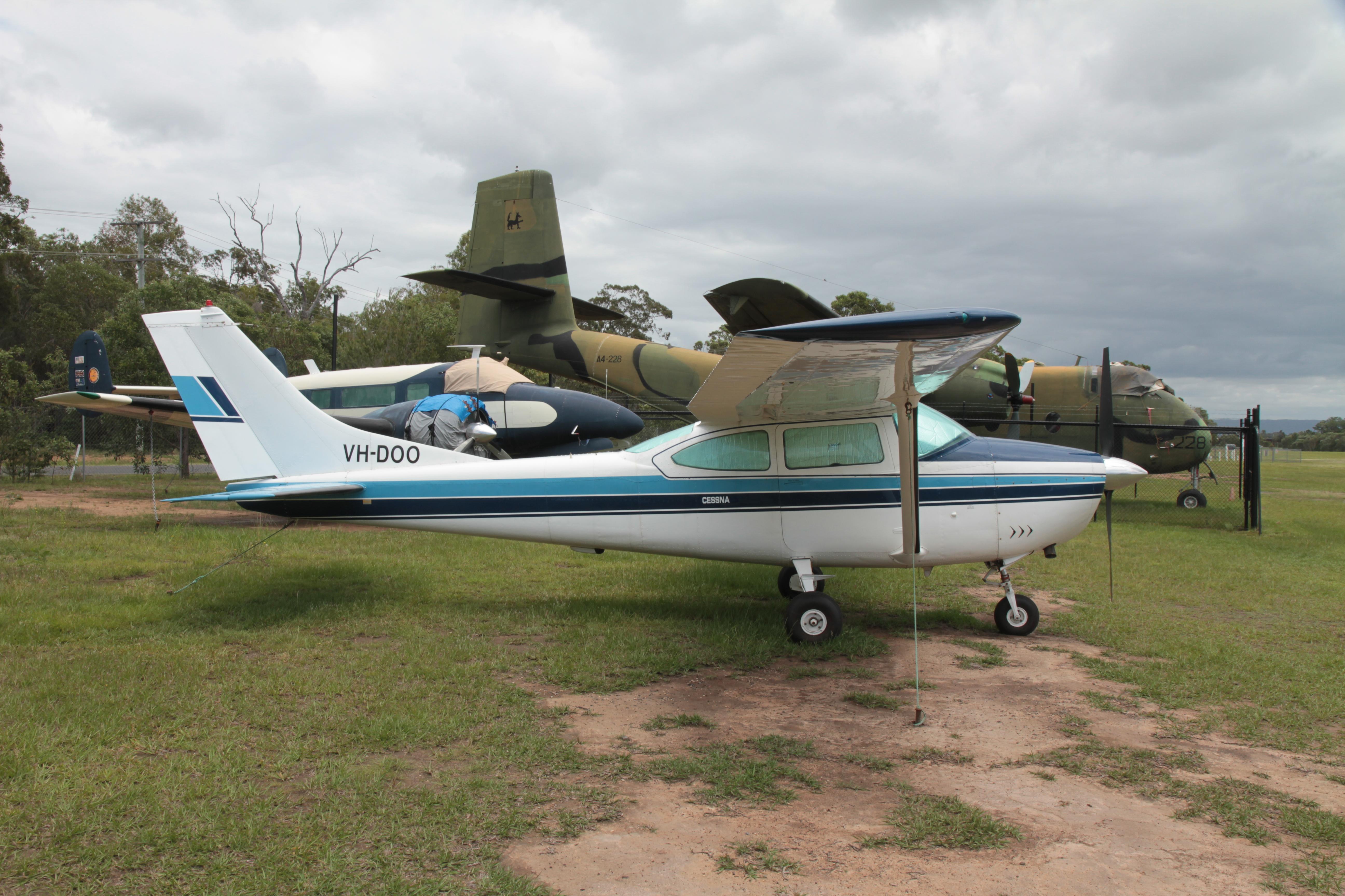 VH-DOO @ YCAB - VH-DOO 1965 Cessna 182H Caboolture - by PhilR