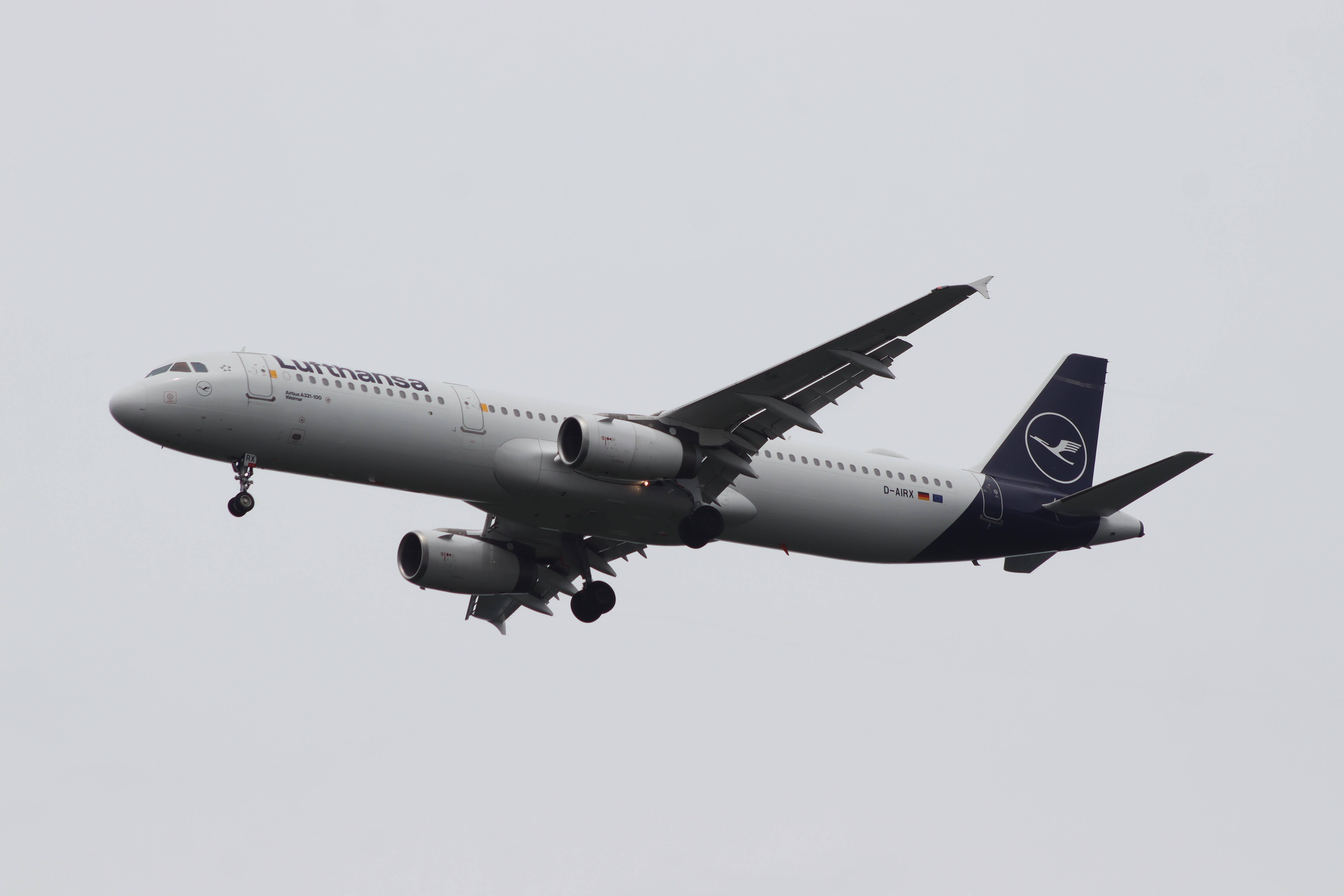 D-AIRX @ EDDF - Airbus A321-131 - by MarkPasqualino