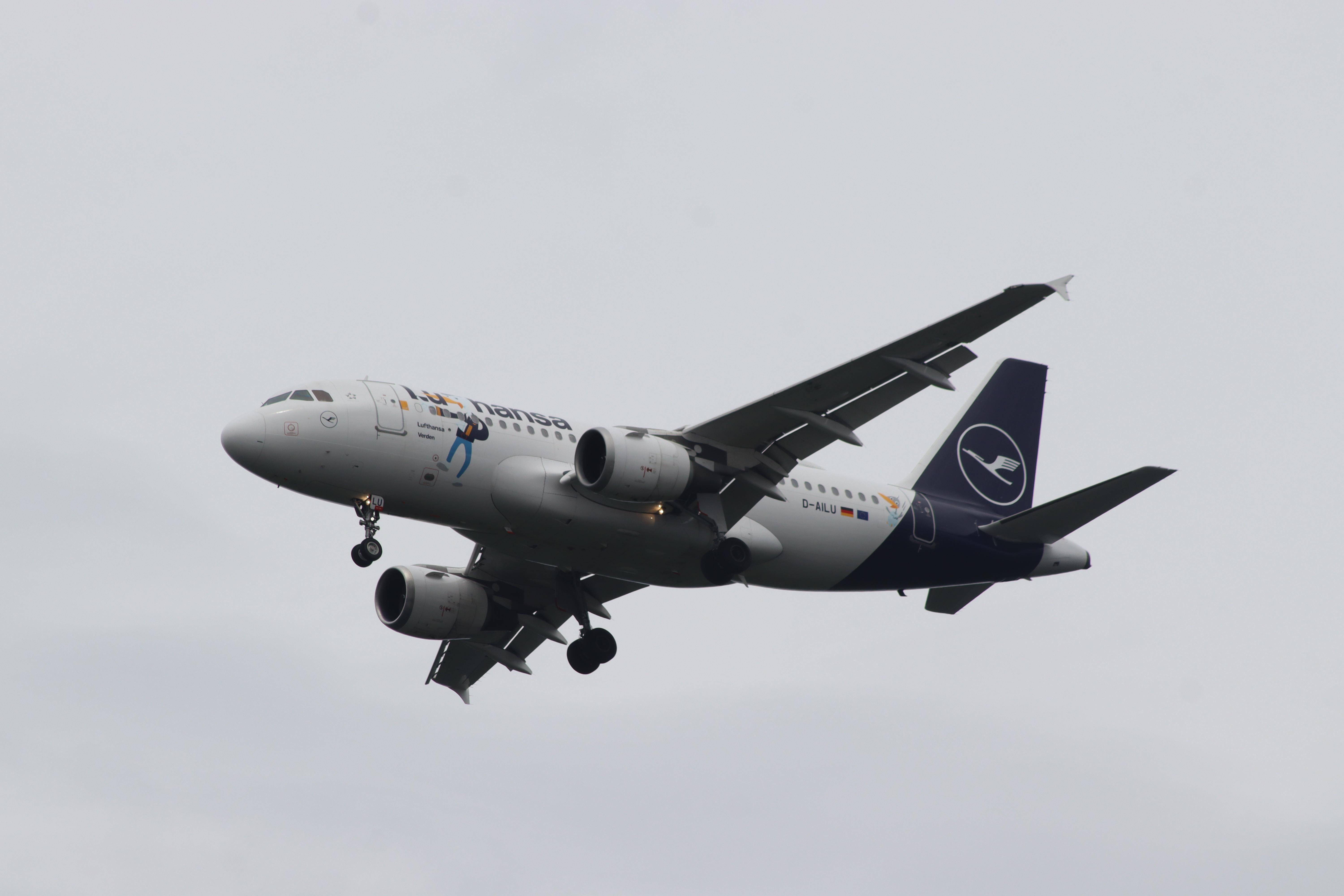 D-AILU @ EDDF - Airbus A319-114 - by MarkPasqualino