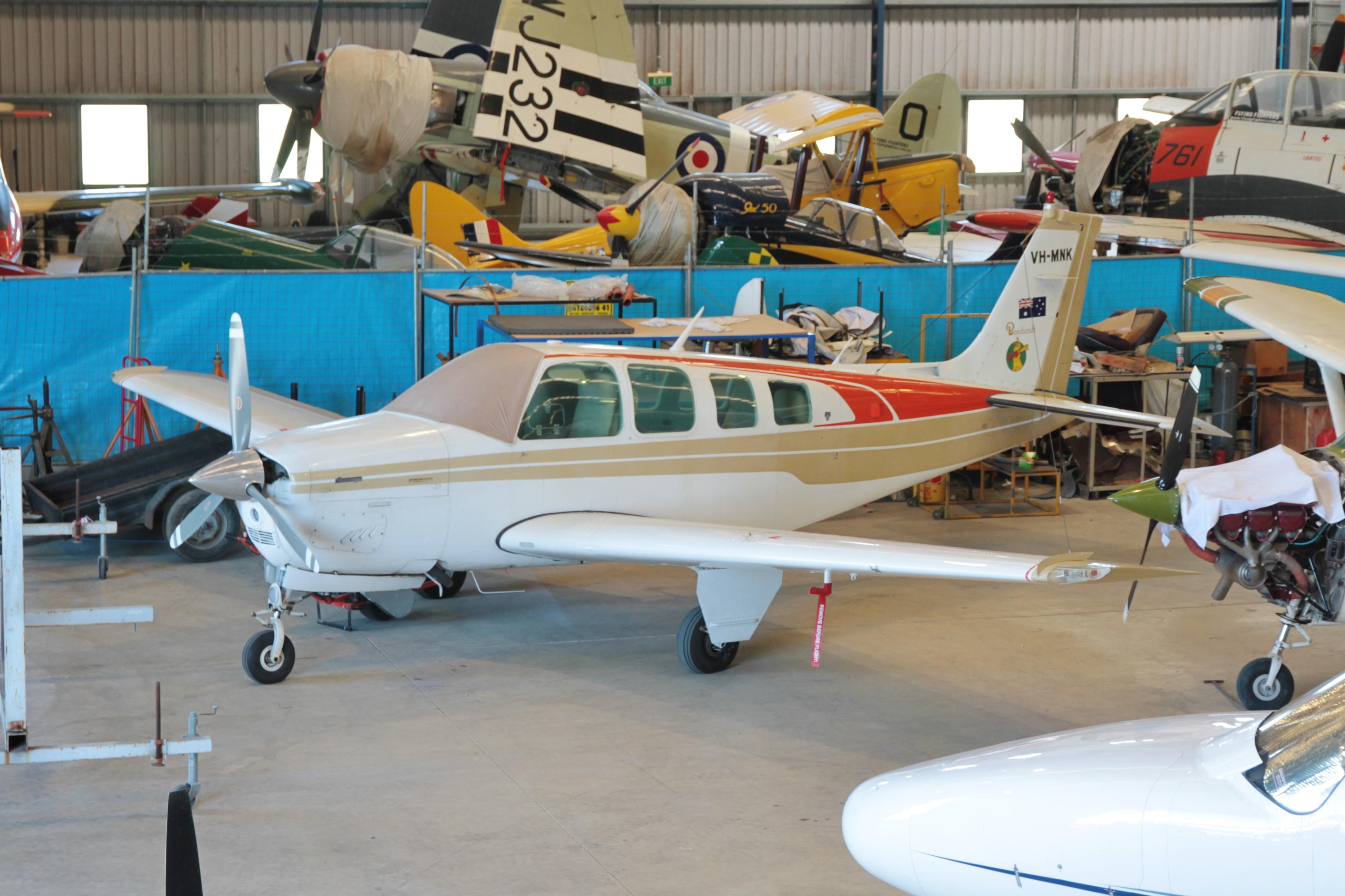 VH-MNK photo, click to enlarge