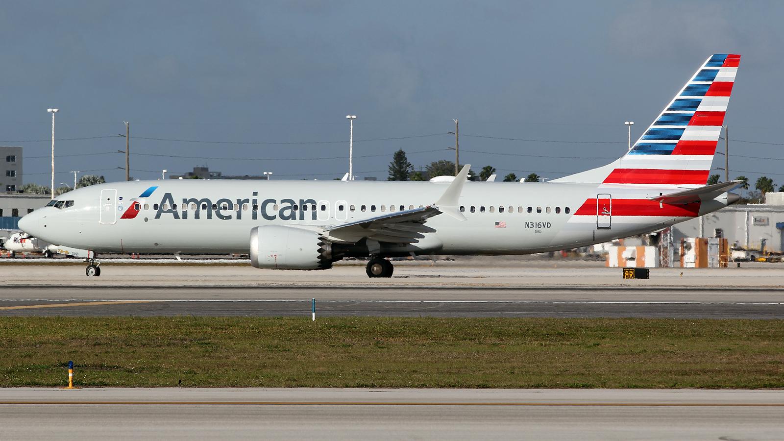 N17244 @ KMIA - at mia - by Ronald