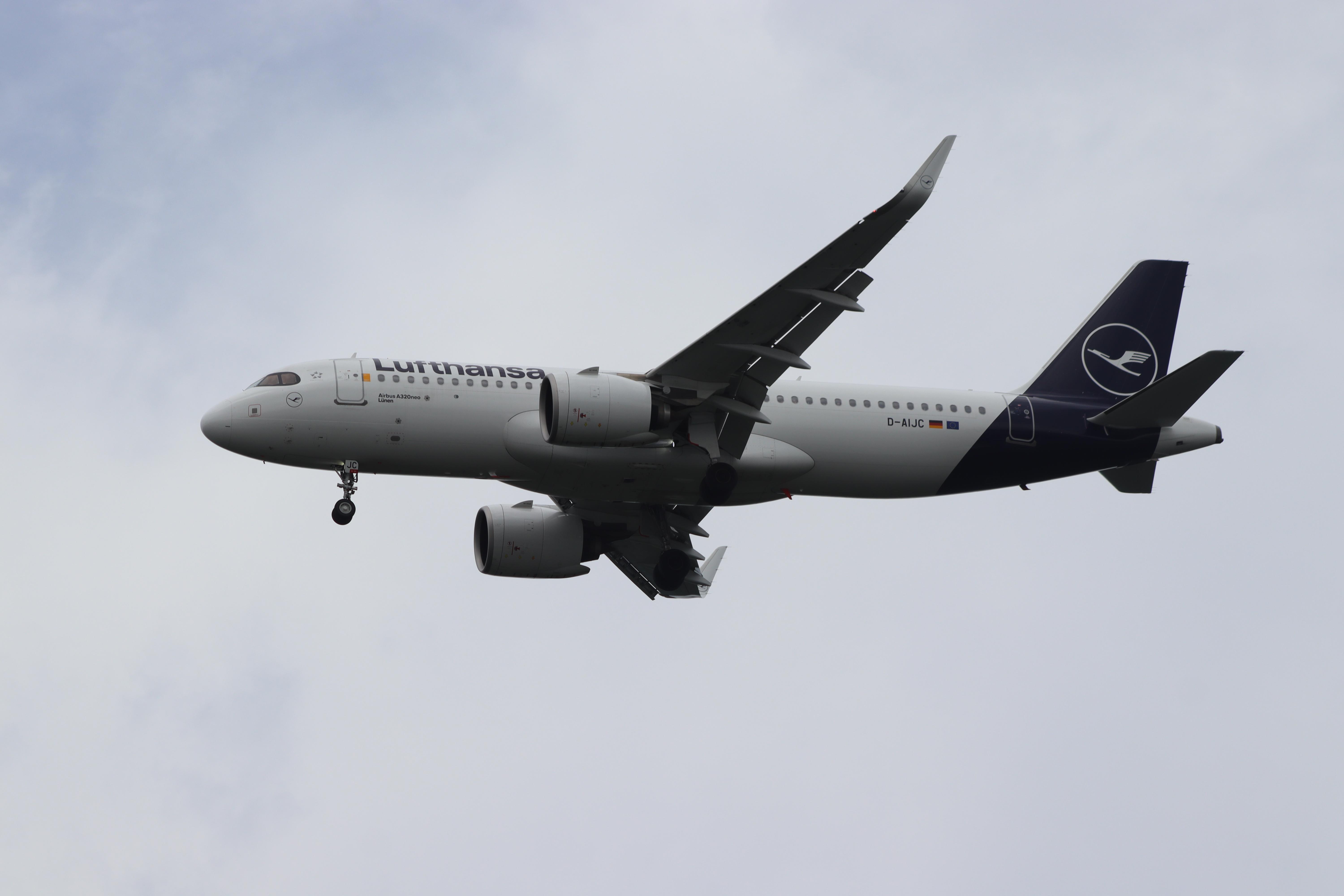 D-AIJC @ EDDF - Airbus A320-271N - by MarkPasqualino