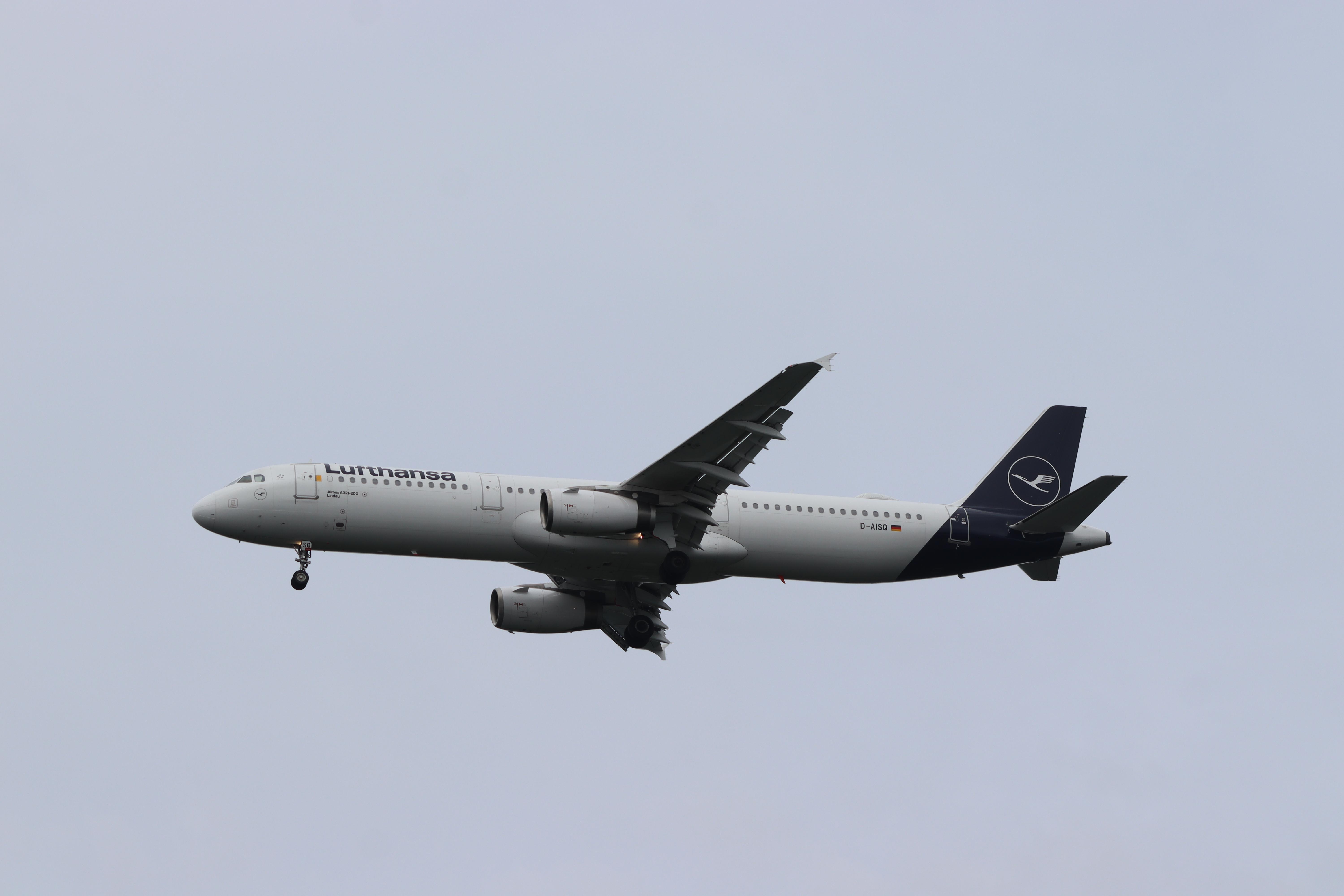 D-AISQ @ EDDF - Airbus A321-231 - by MarkPasqualino