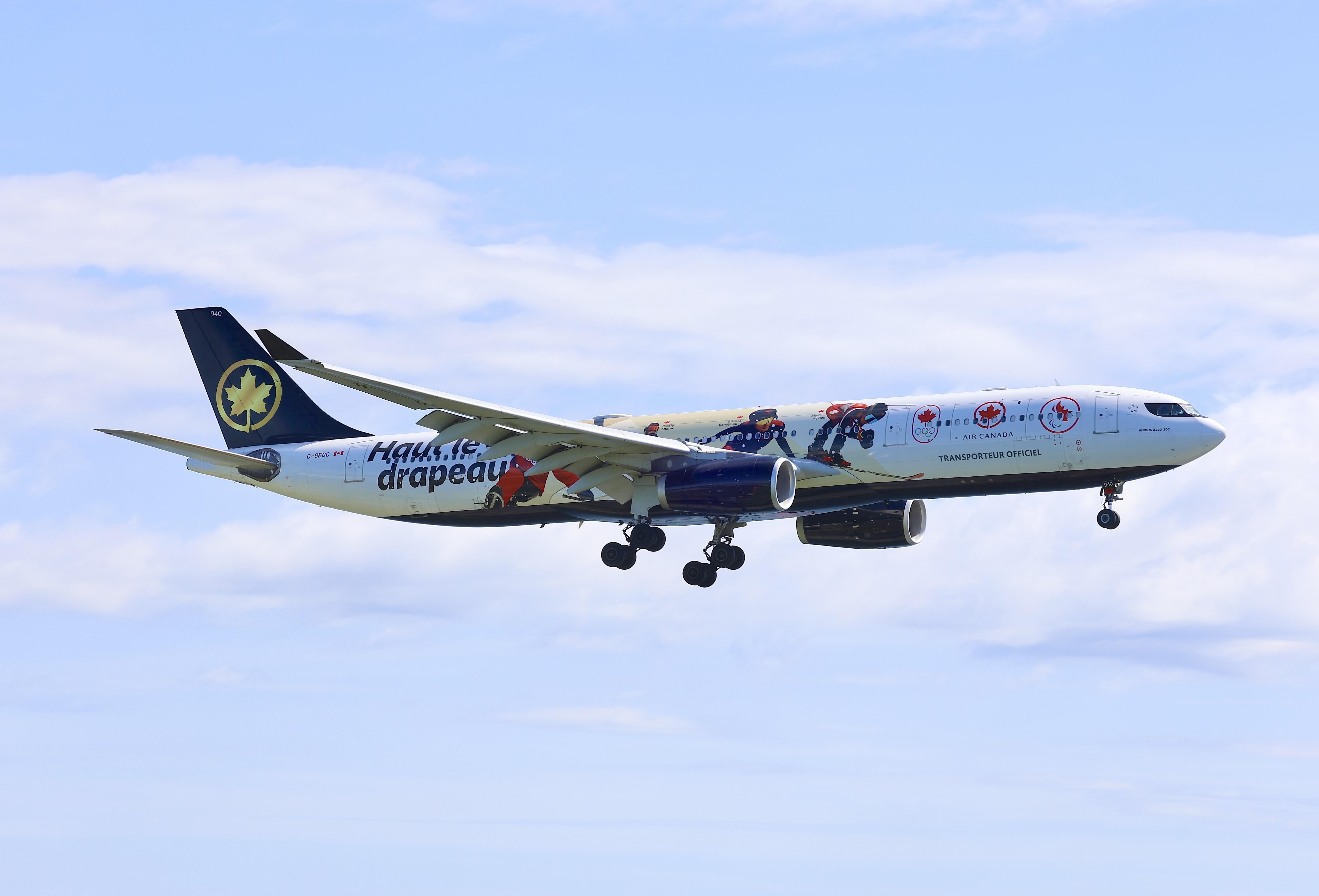 C-GEGC @ ESSA - Rwy 19L - by wijken