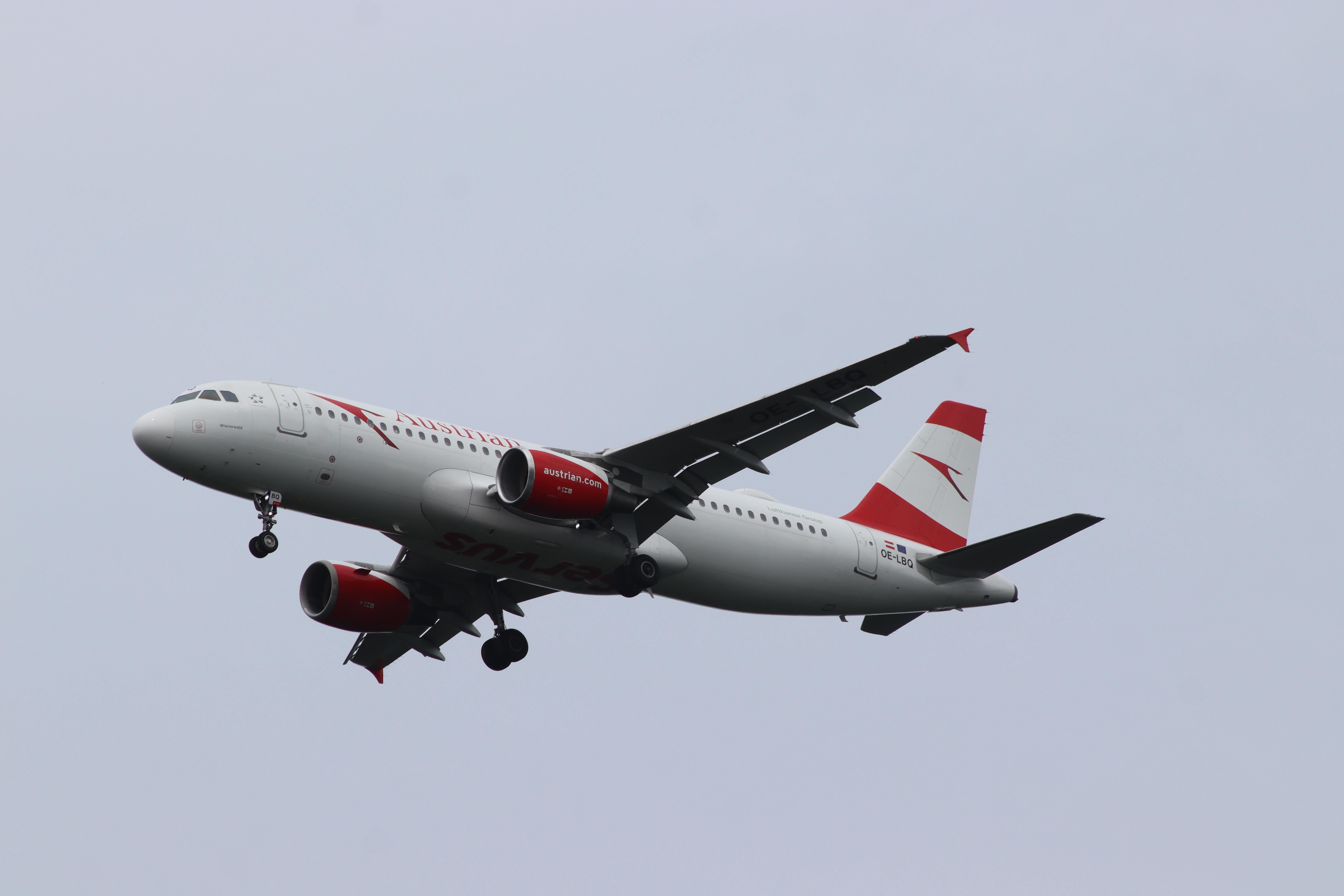 OE-LBQ @ EDDF - Airbus A320-214 - by MarkPasqualino