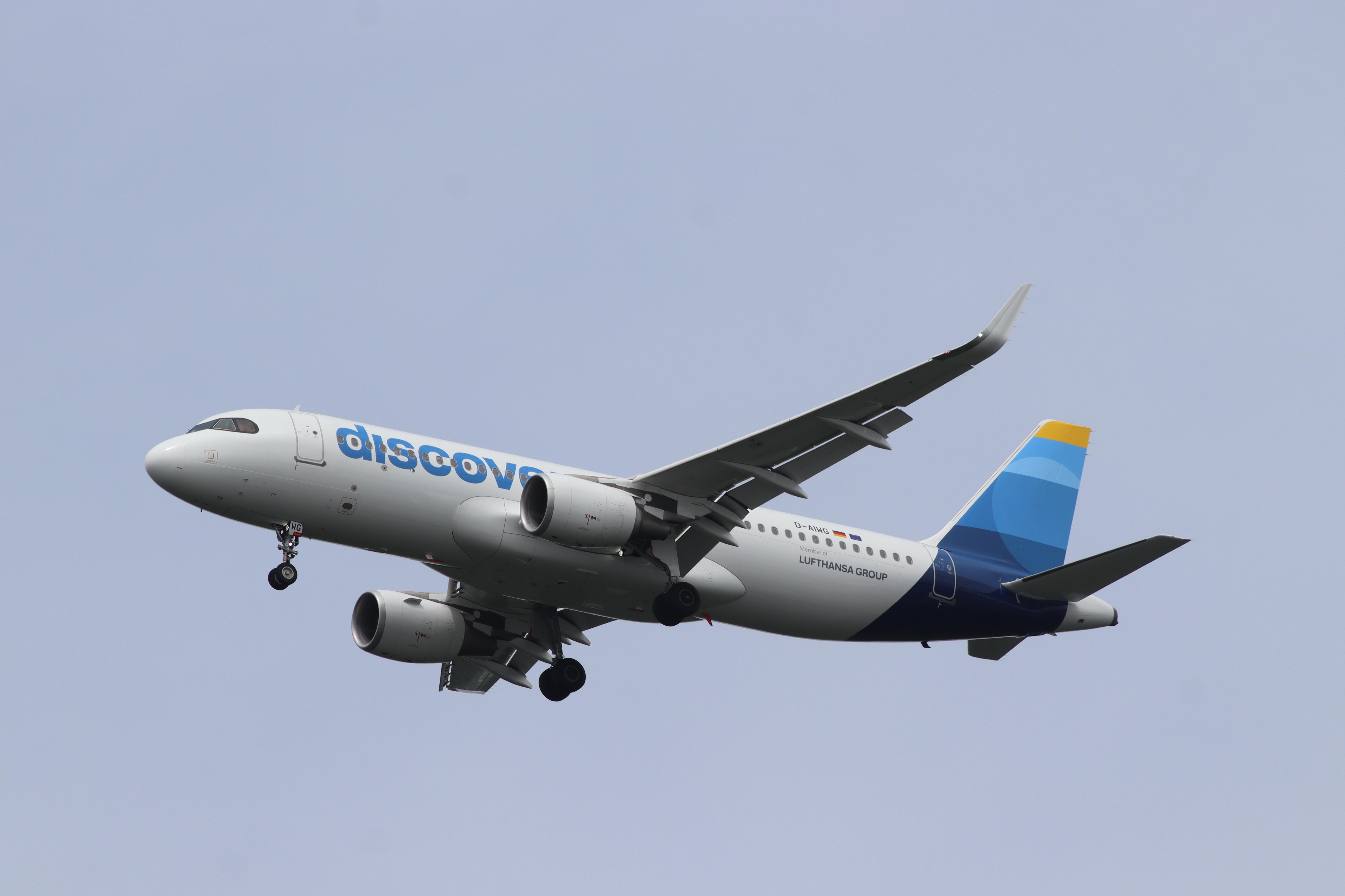 D-AIWG @ EDDF - Airbus A320-214 - by MarkPasqualino