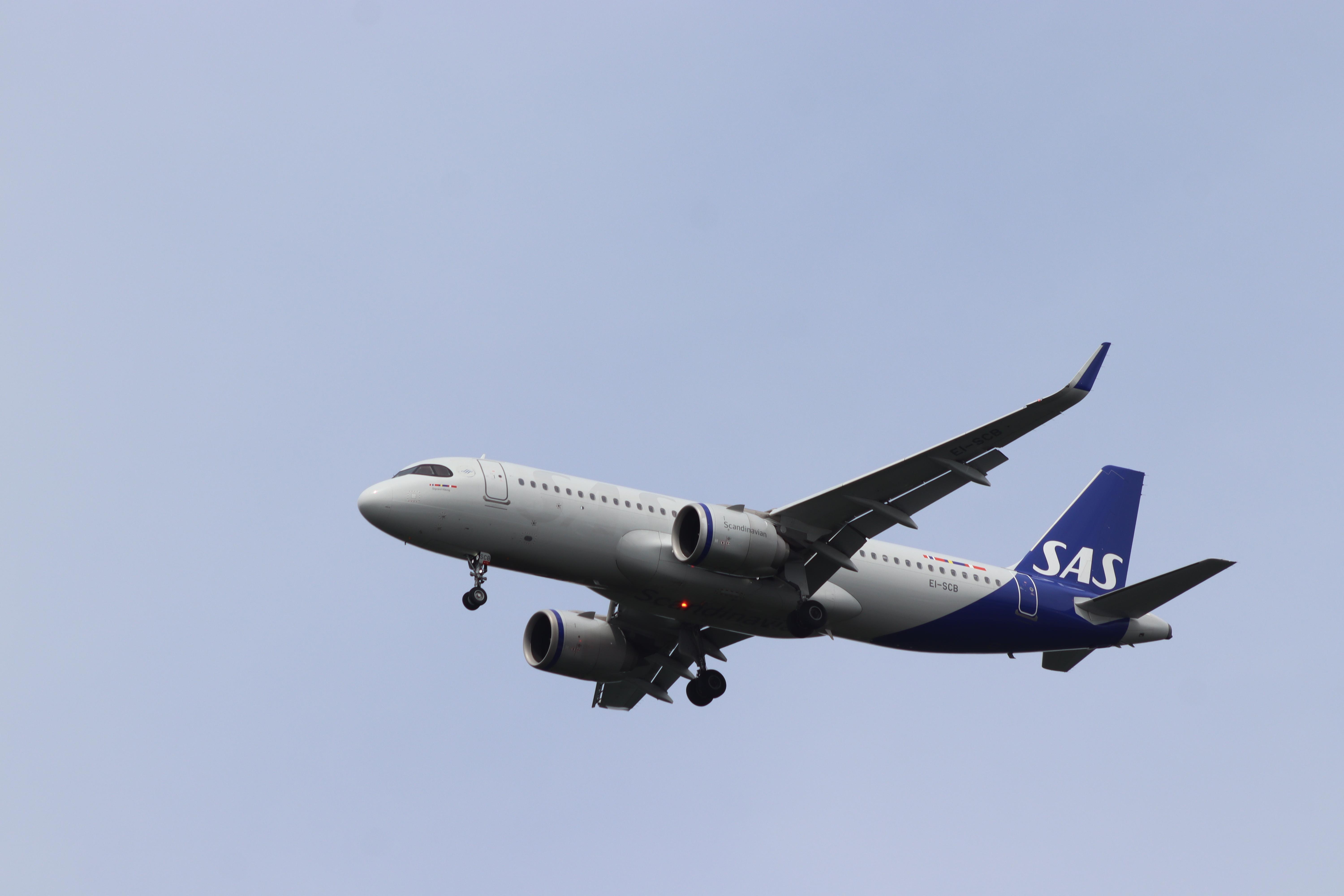 EI-SCB @ EDDF - Airbus A320-251N - by MarkPasqualino