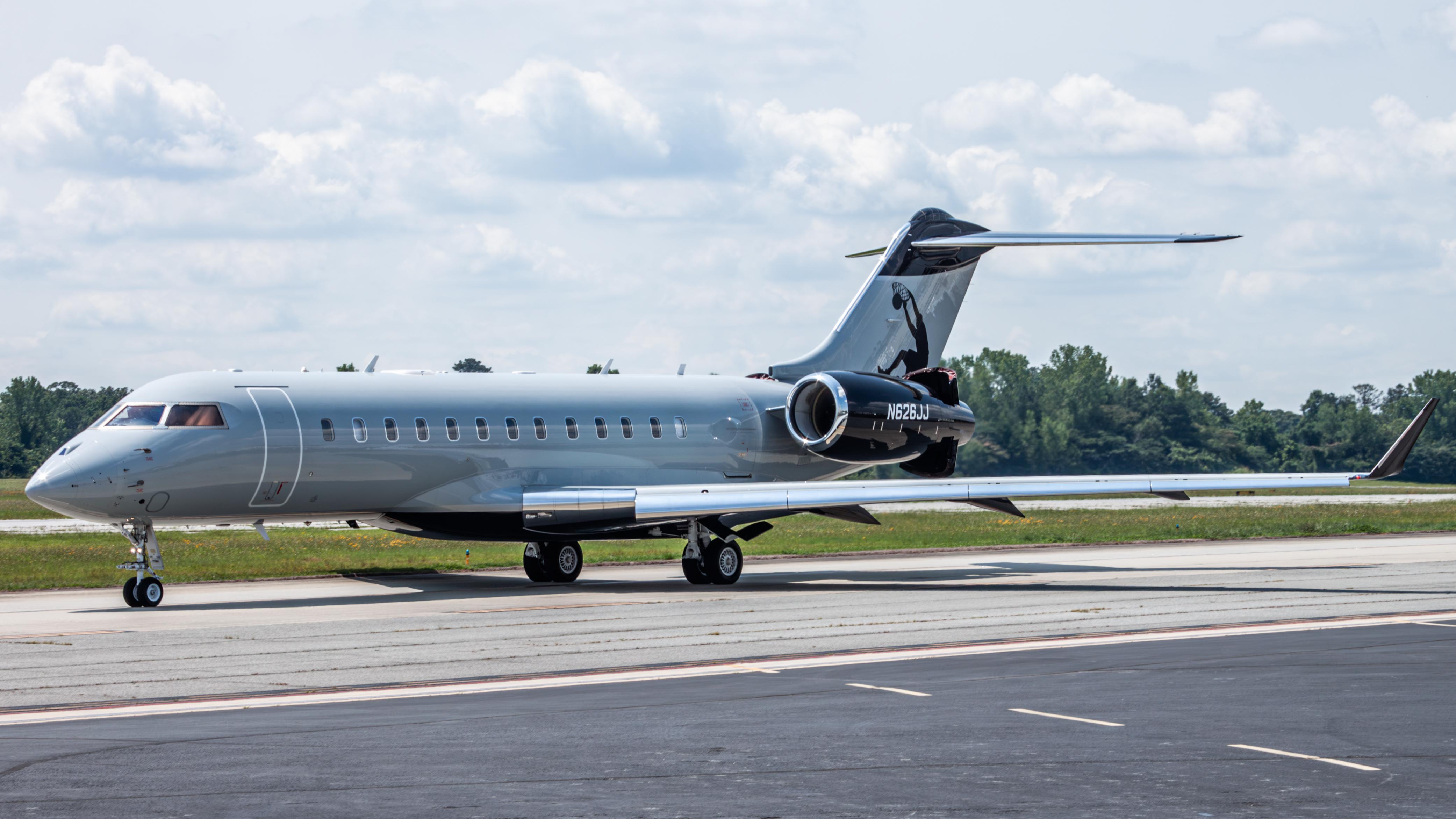 N626JJ @ KPDK - Shaq's Global 6000 - by AviationLover50