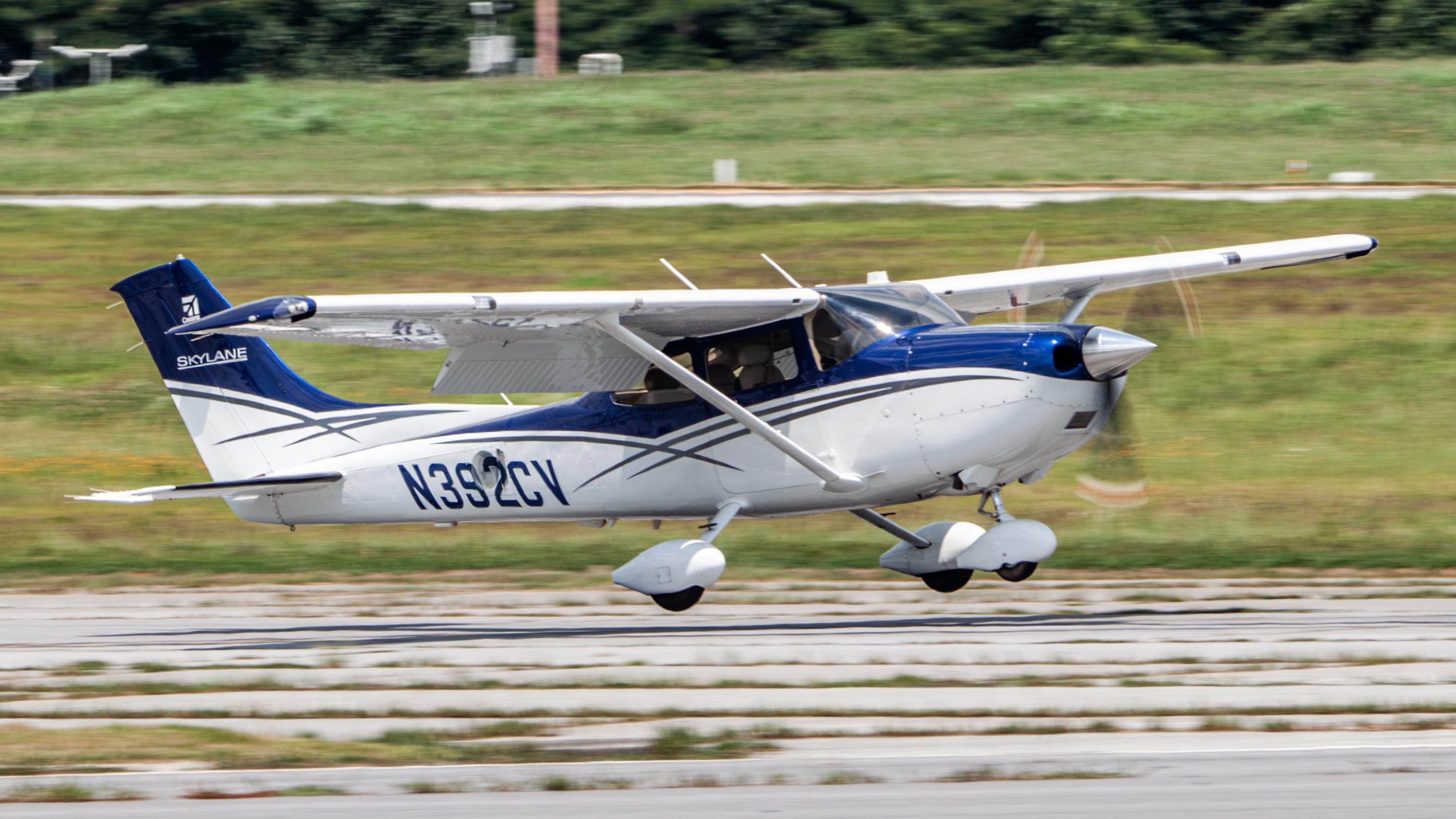 N392CV photo, click to enlarge