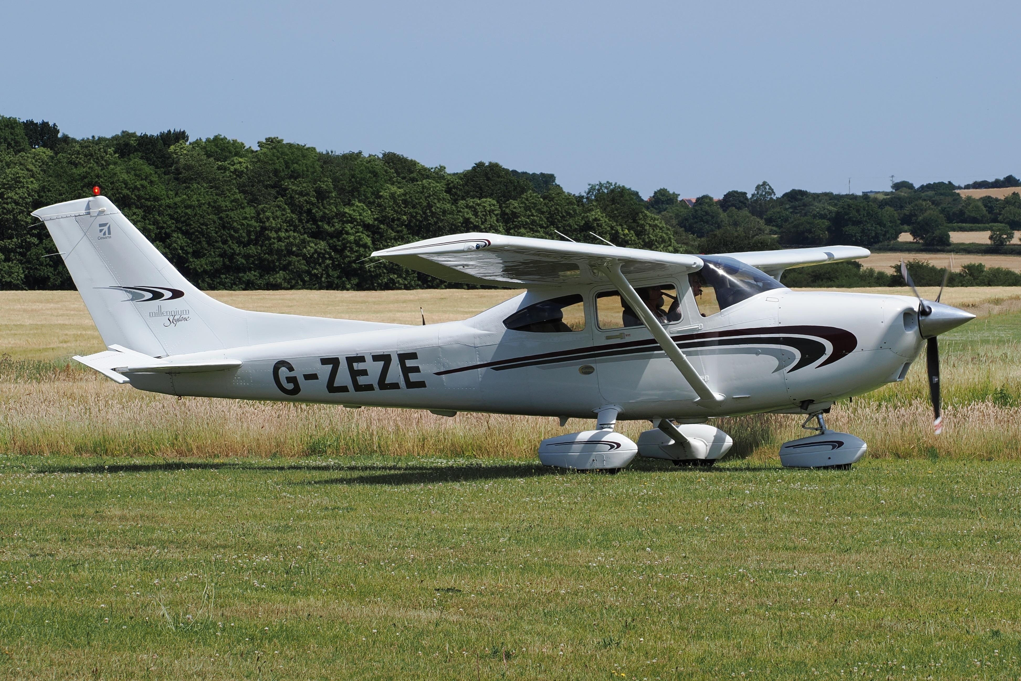 G-ZEZE photo, click to enlarge