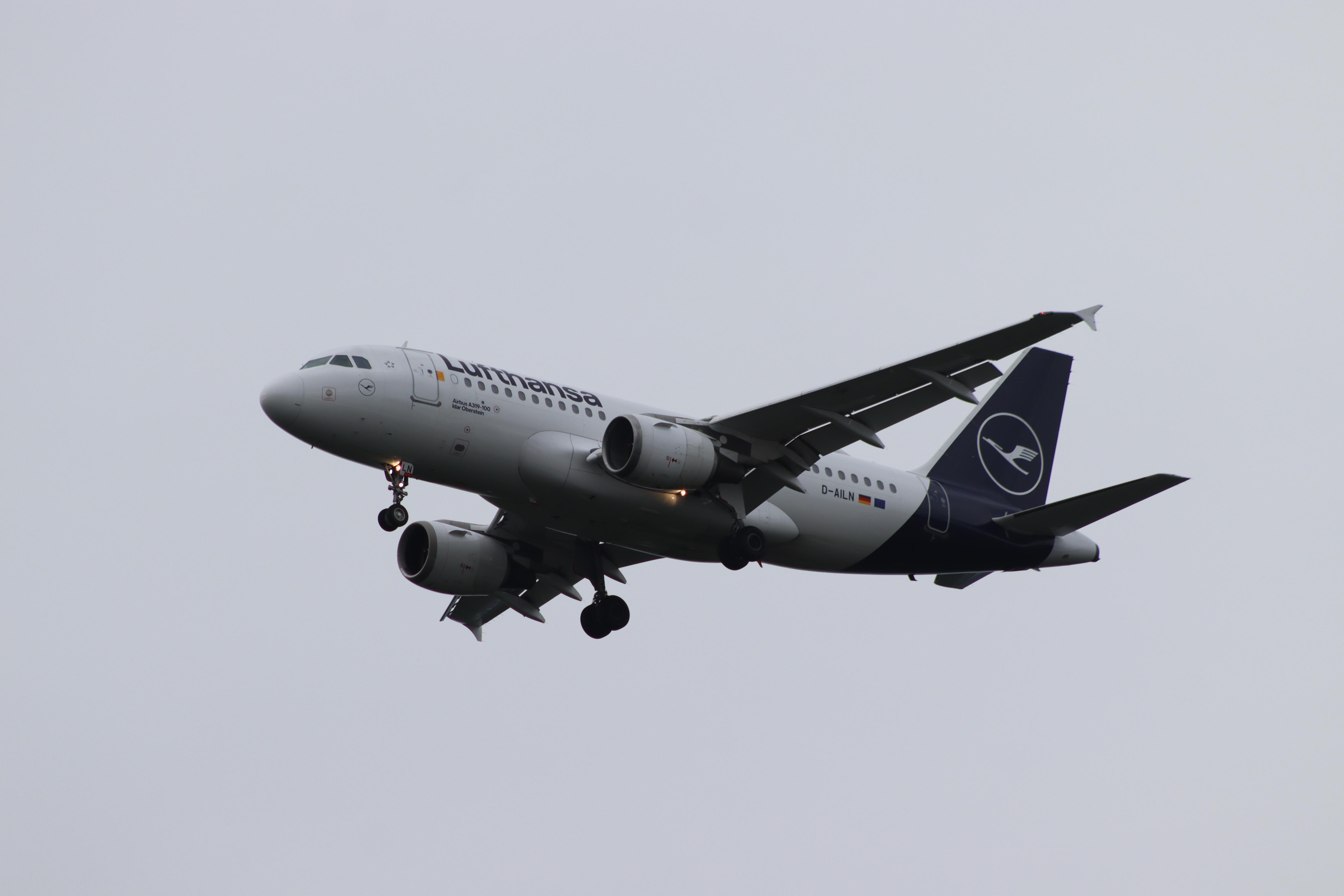 D-AILN @ EDDF - Airbus A319-114 - by MarkPasqualino