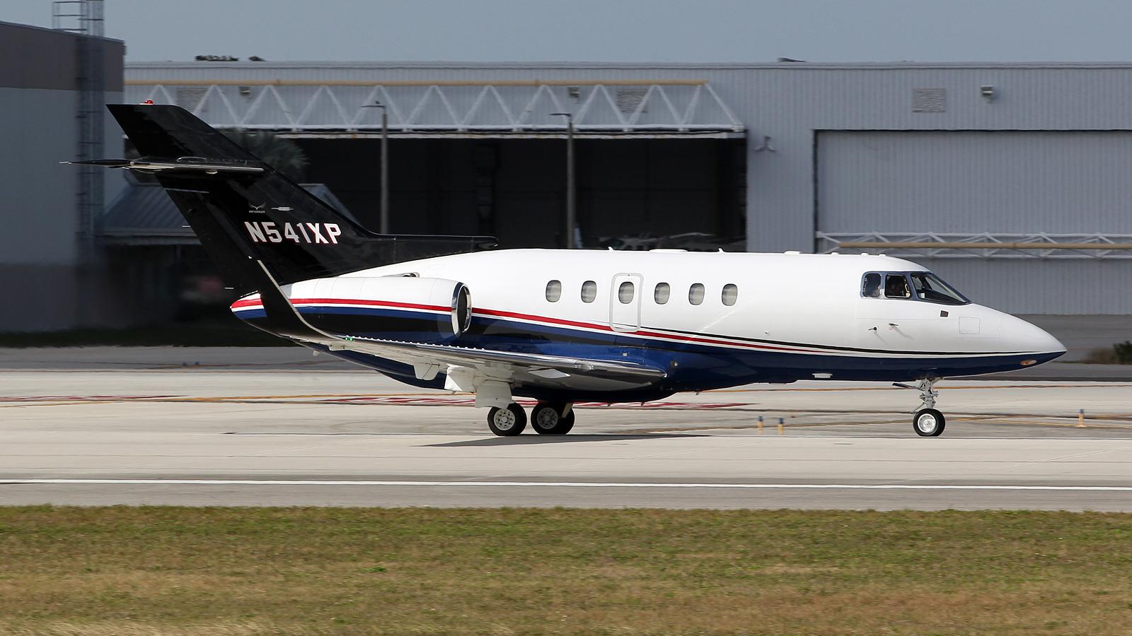 N541XP @ FLL - at fll - by Ronald