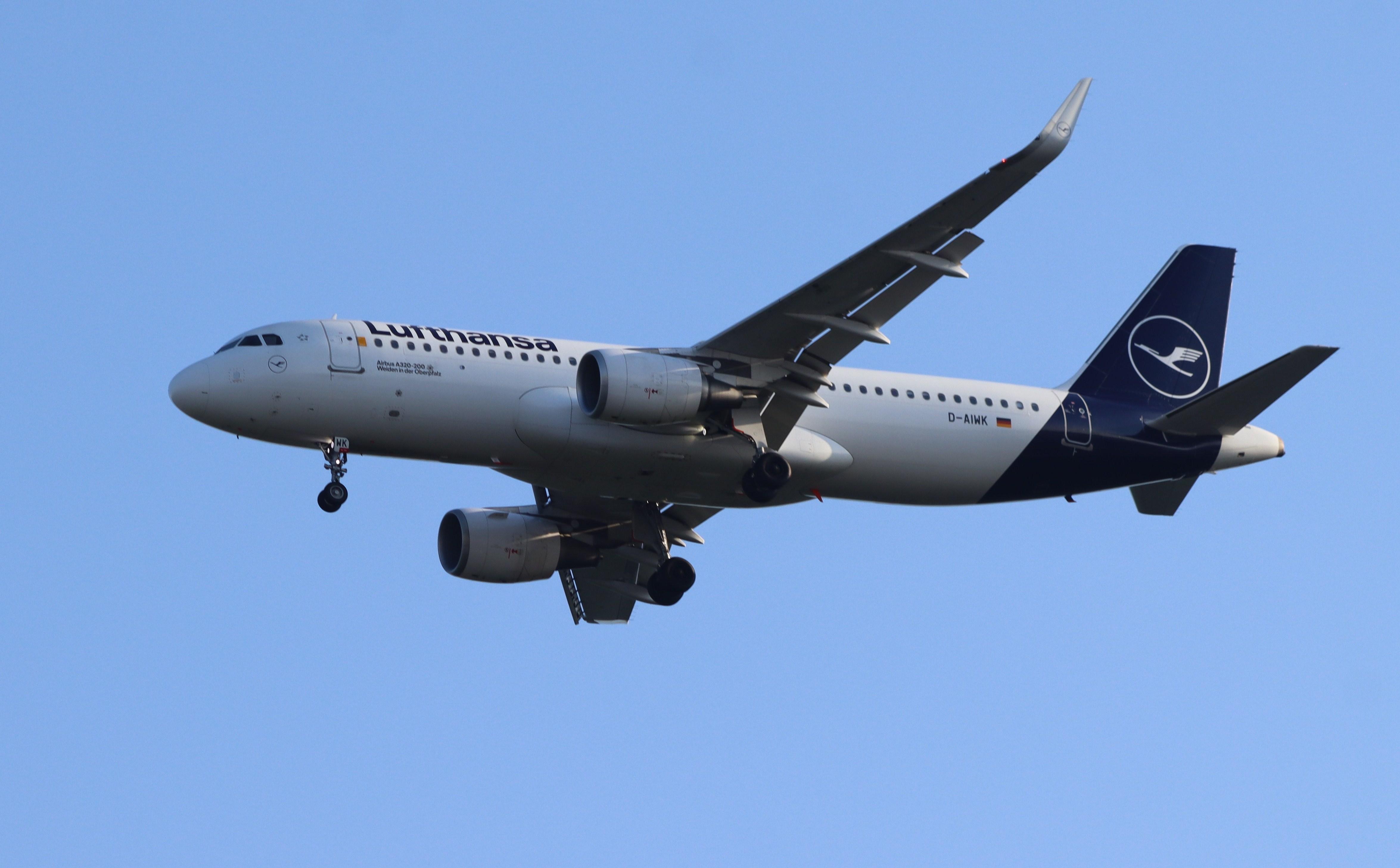 D-AIWK photo, click to enlarge