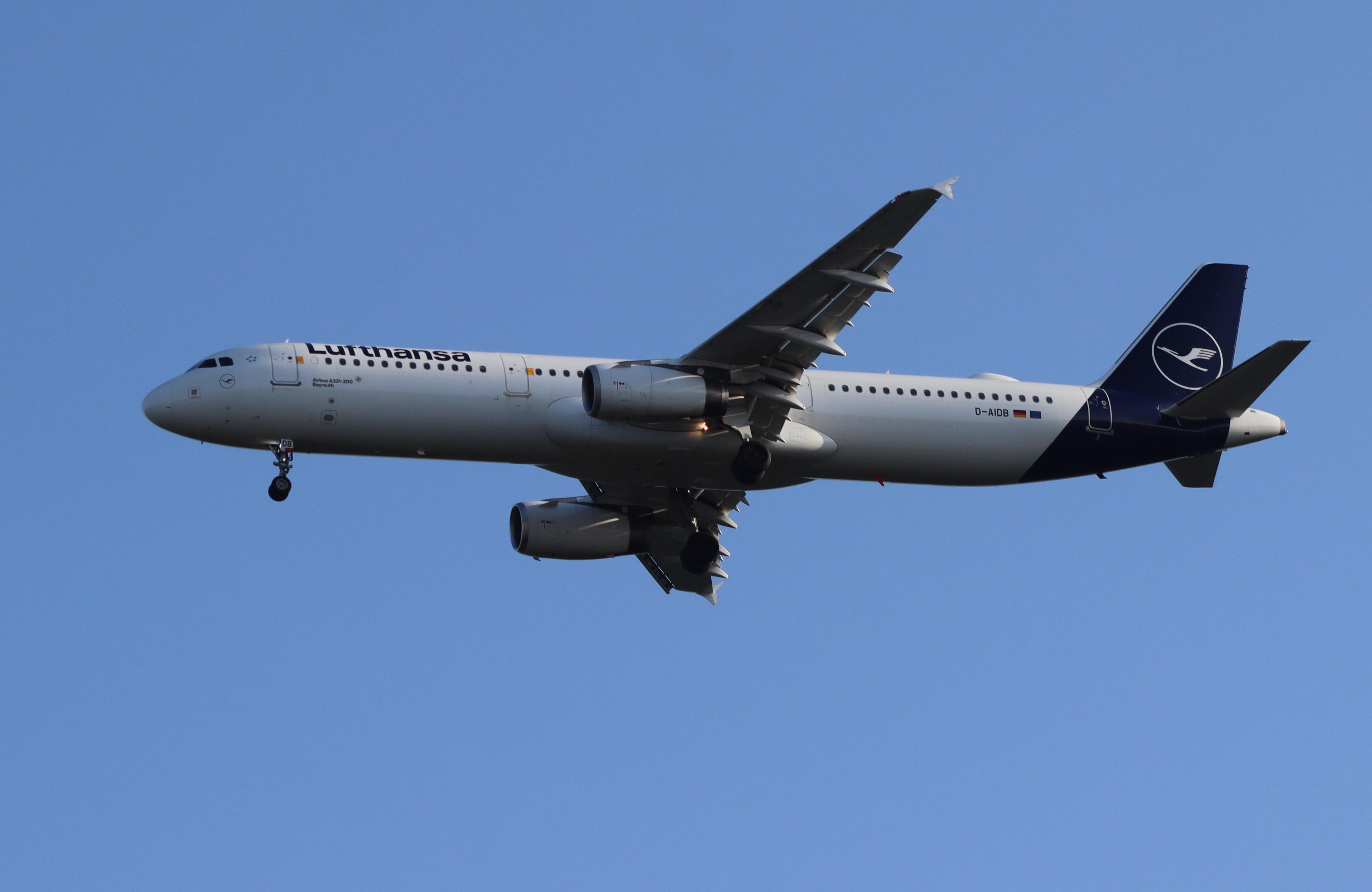 D-AIDB photo, click to enlarge