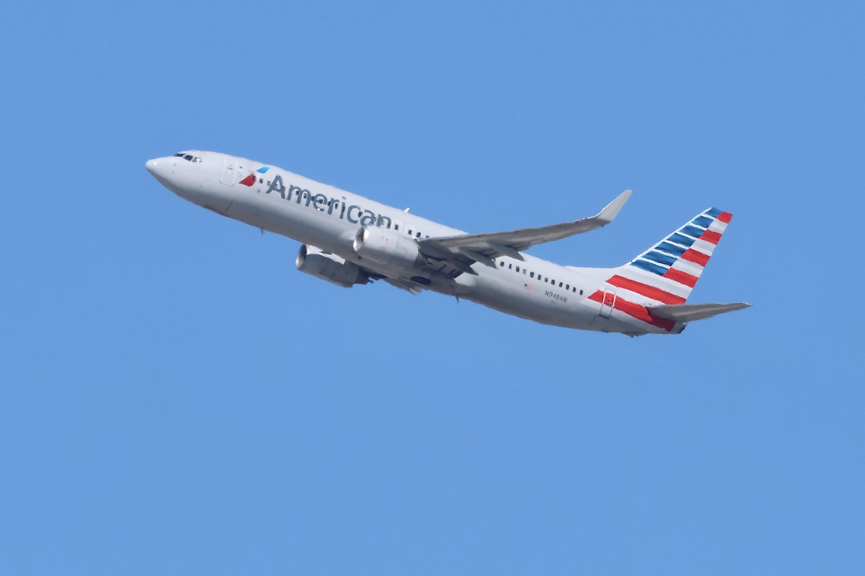N948AN @ KORD - B738 American B738 American Airlines Boeing 737-823 N948AN departing 27L KORD - by MarkKalfas