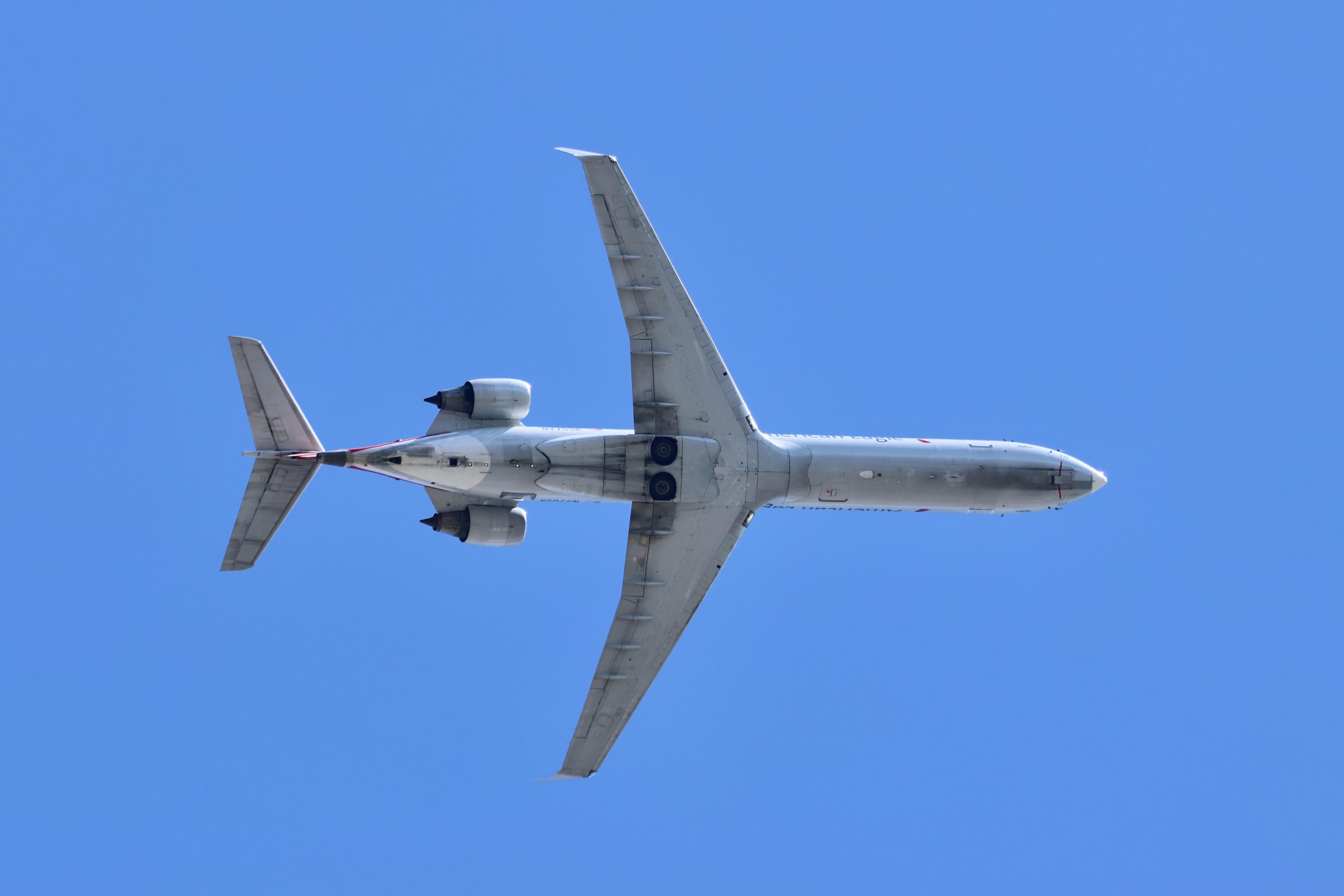 N770SK @ KORD - CRJ7 SkyWest /American Eagle CRJ-700 N770SK departing 27L KORD - by MarkKalfas
