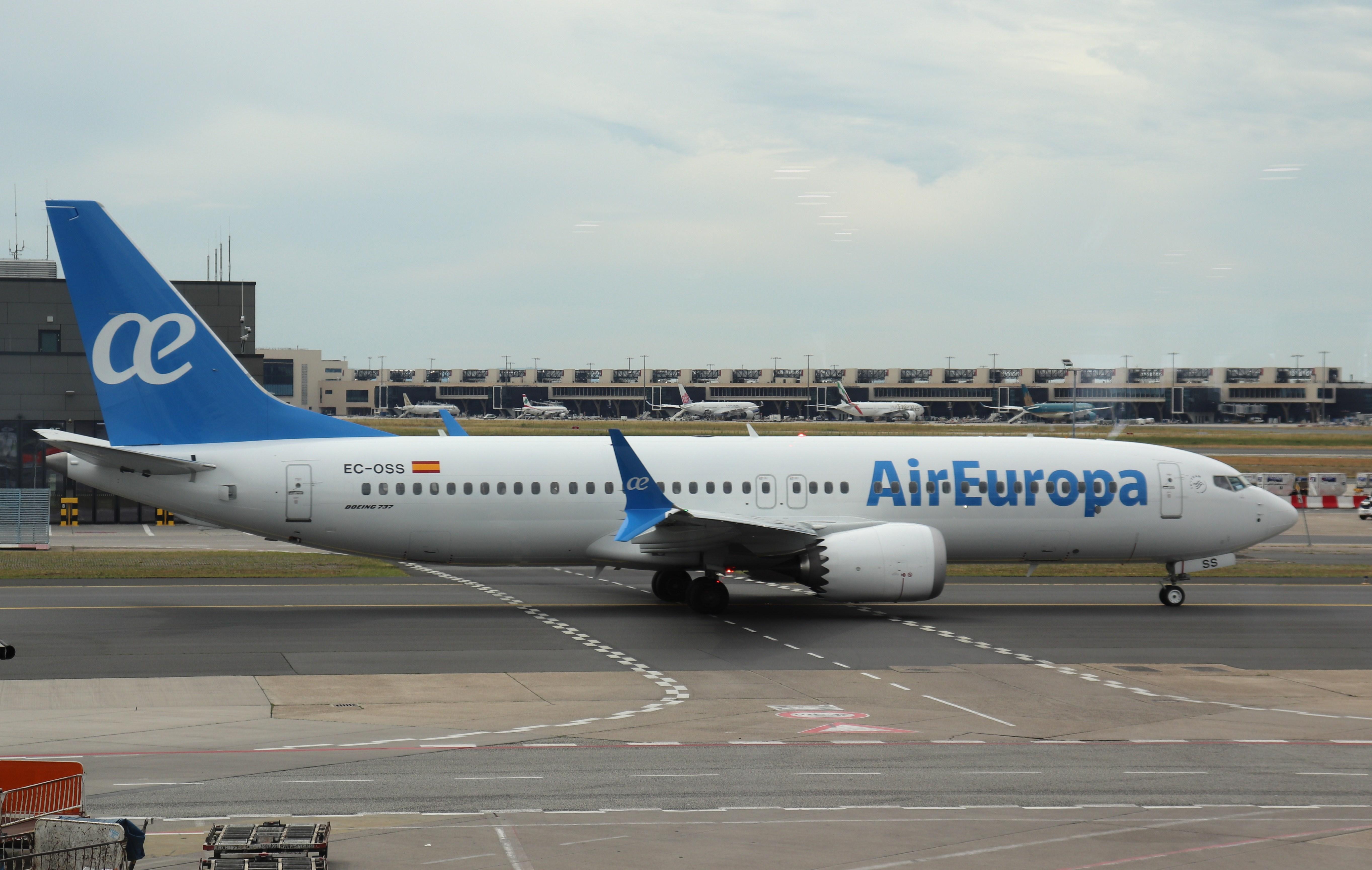 Aircraft EC-OSS, Boeing 737-8 MAX, at EDDF, photo by MarkPasqualino