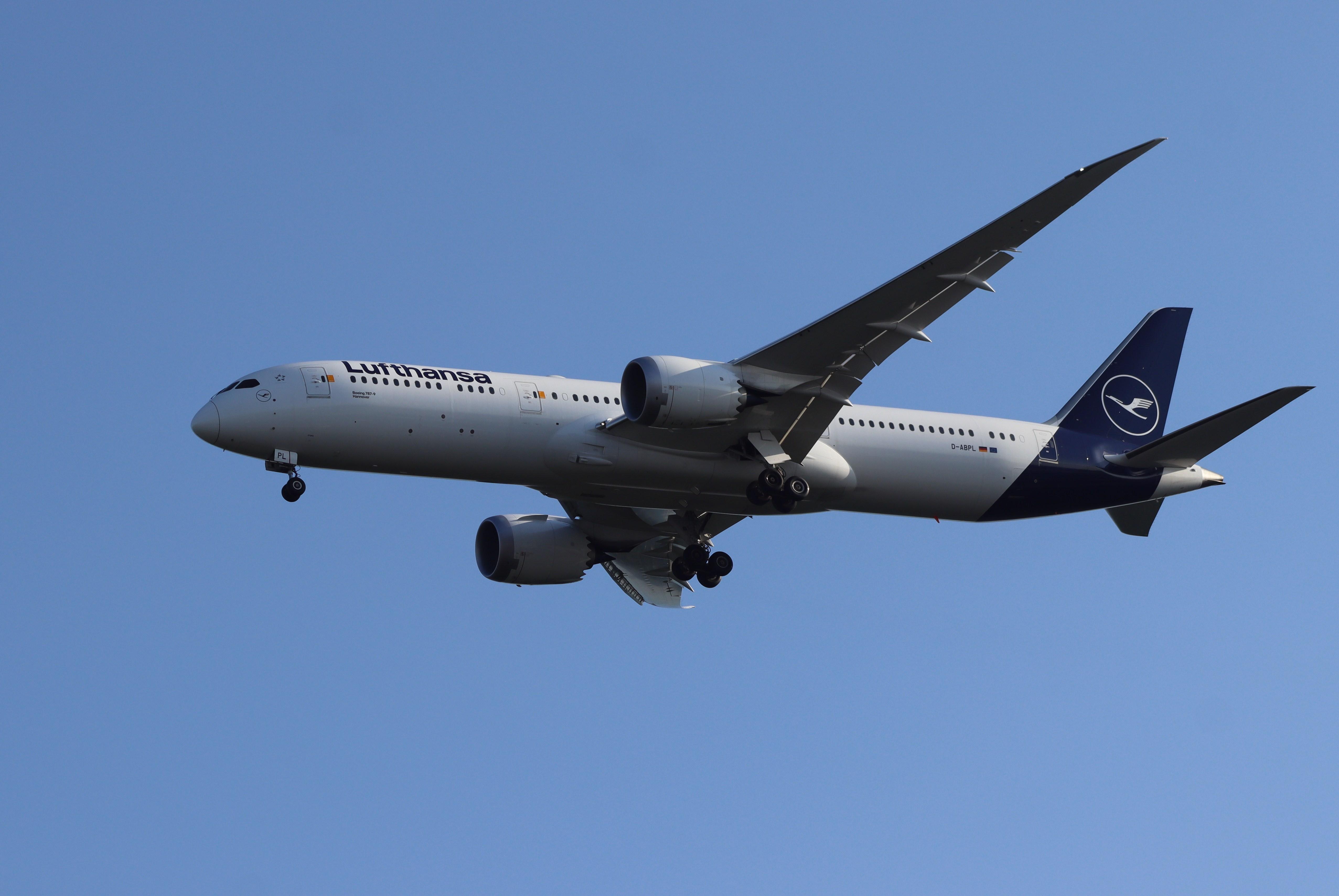 D-ABPL @ EDDF - Boeing 787-9 Dreamliner - by MarkPasqualino