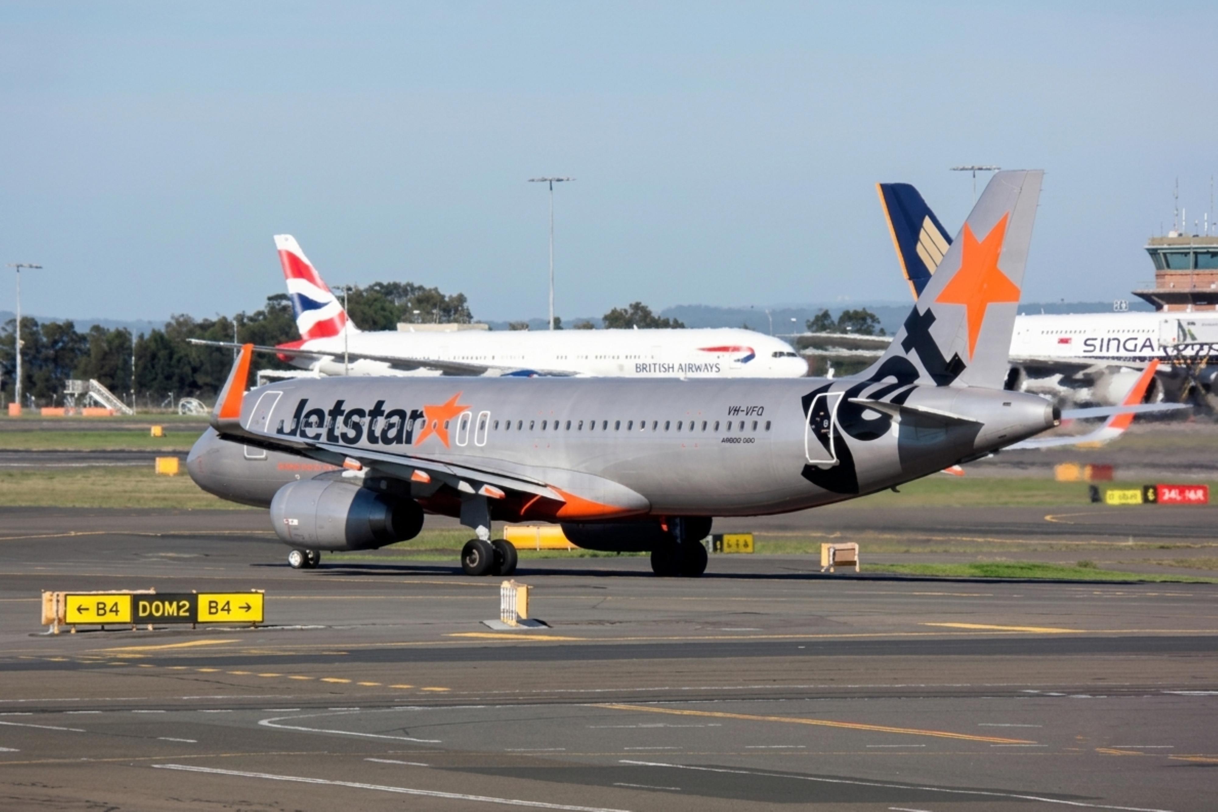 VH-VFQ @ YSSY - VH-VFQ 2013 A320-200 Jetstar SYD 
 - by PhilR