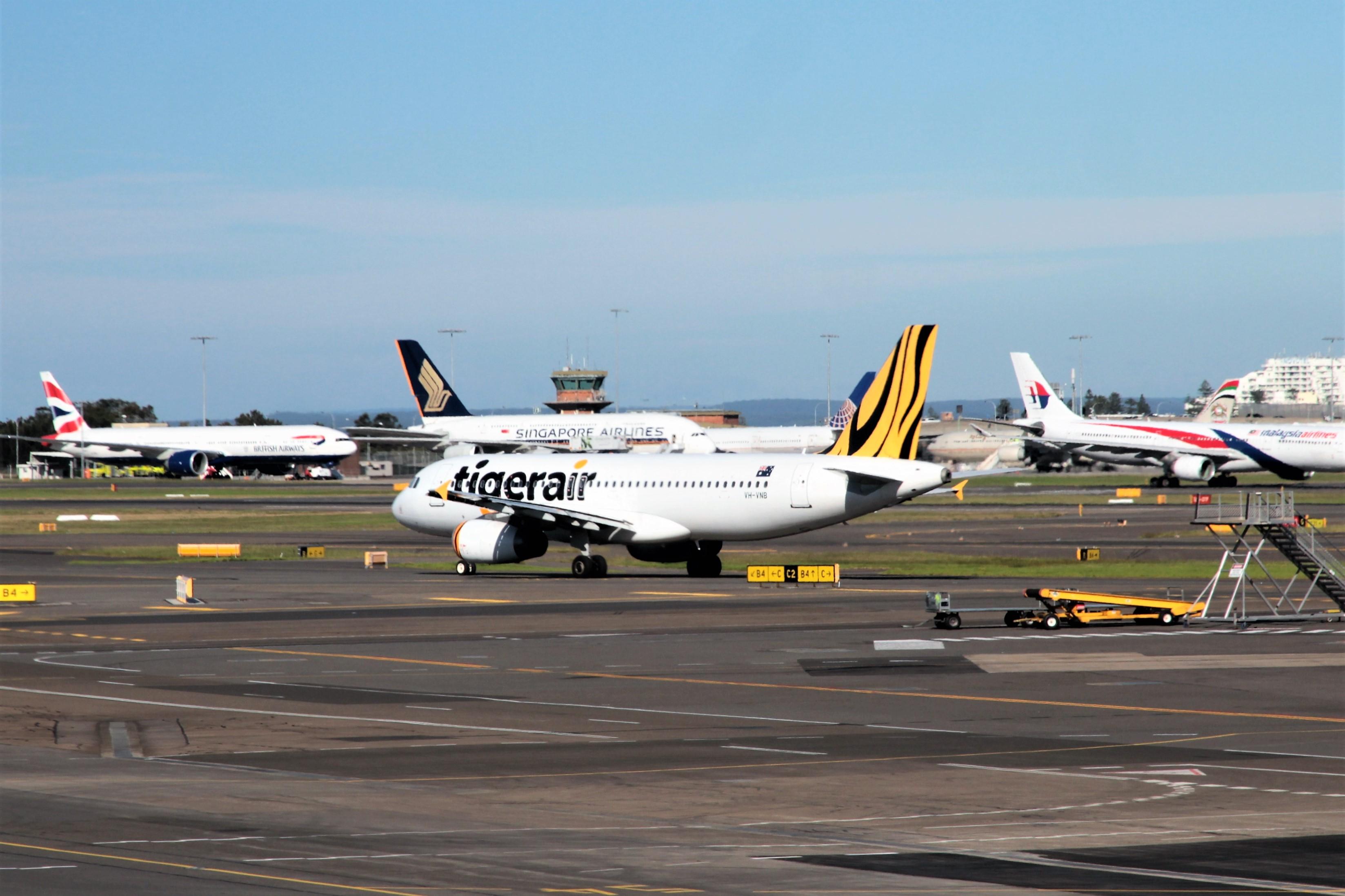 VH-VNB @ YSSY - VH-VNB 2007 A320-200 Tigerair SYD  - by PhilR