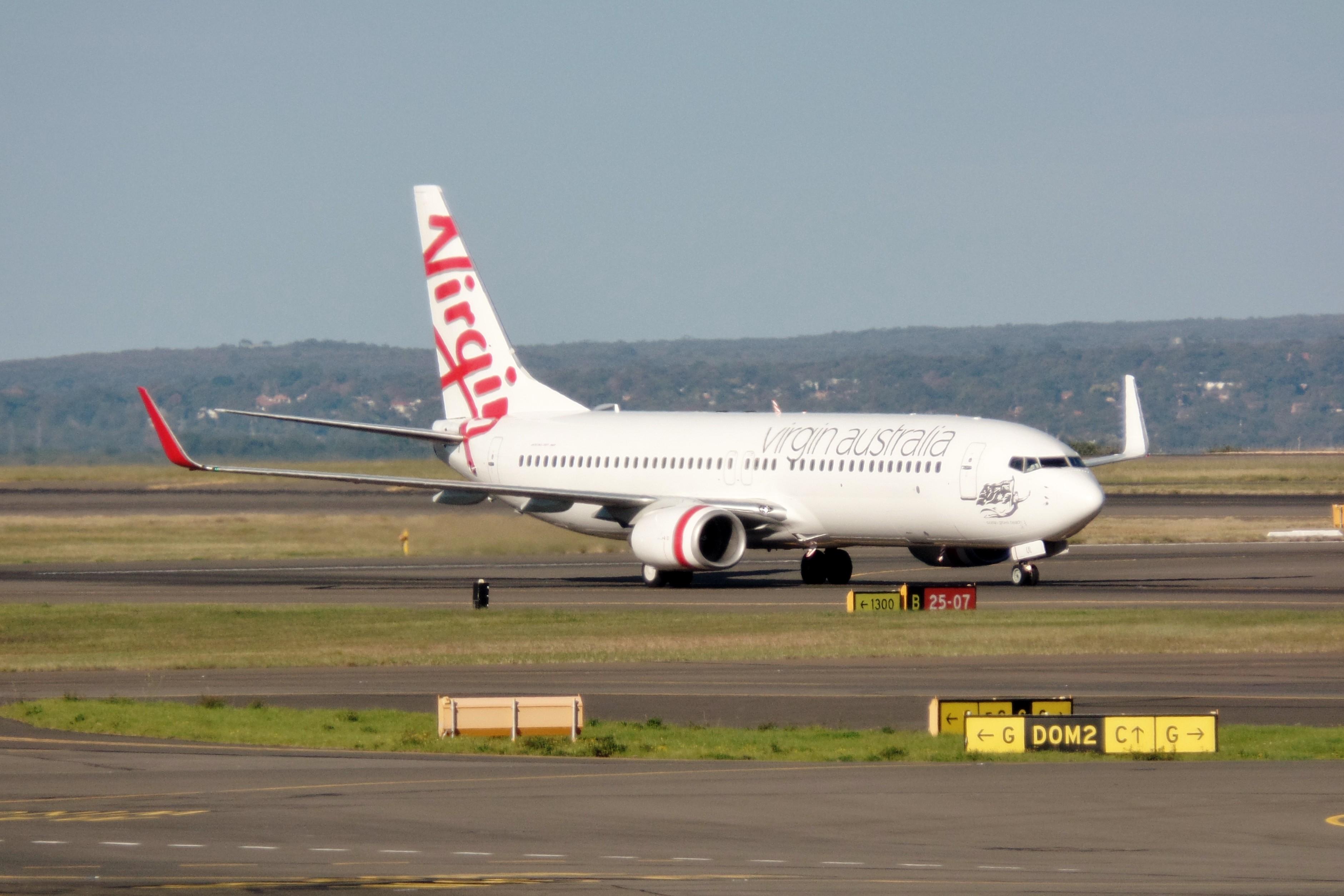 VH-VUL @ YSSY - VH-VUL 2011 B737-800 Virgin Australia SYD
 - by PhilR