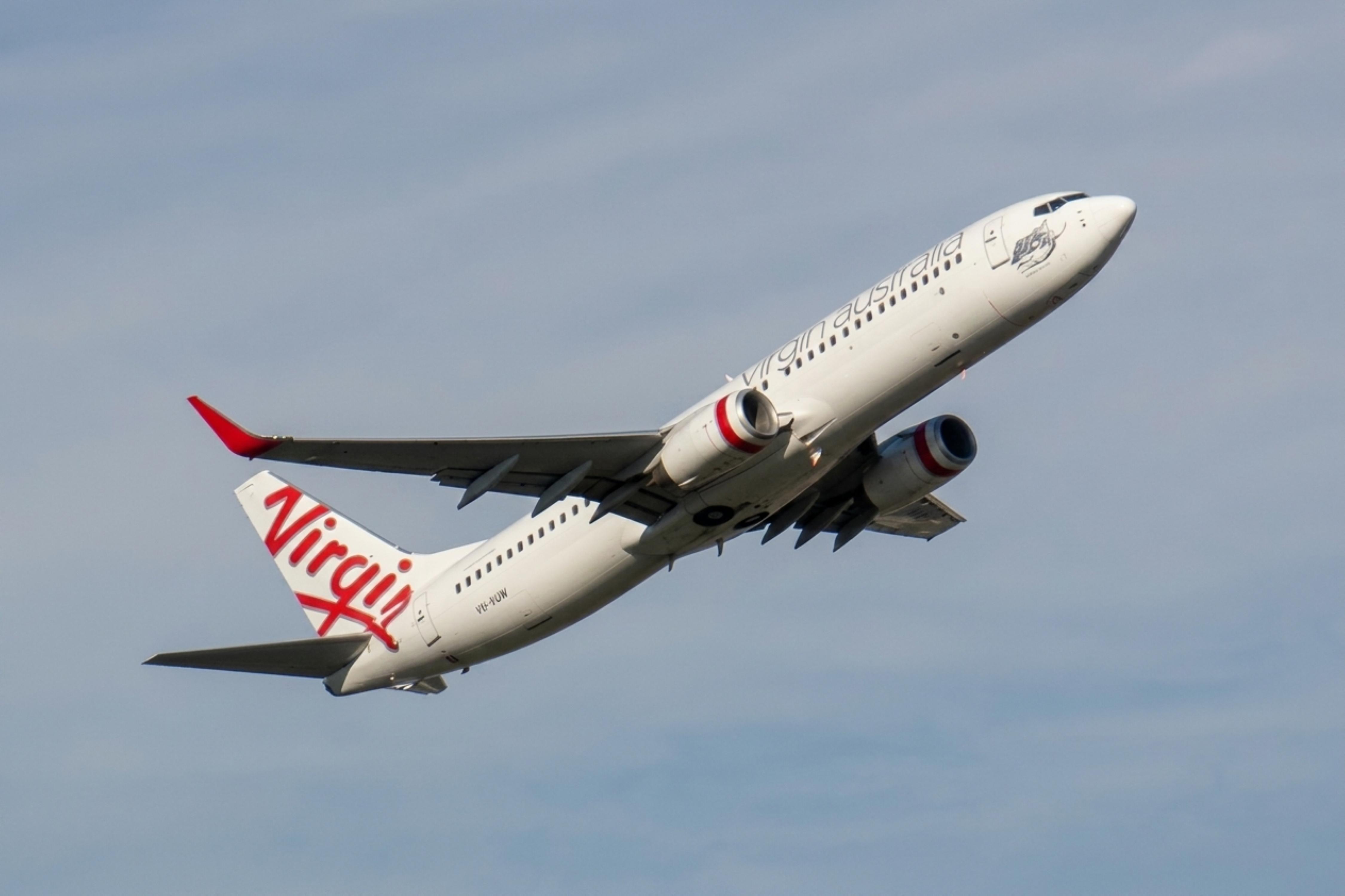 VH-VUW @ YSSY - VH-VUW 2010 B737-800 Virgin Australia SYD - by PhilR