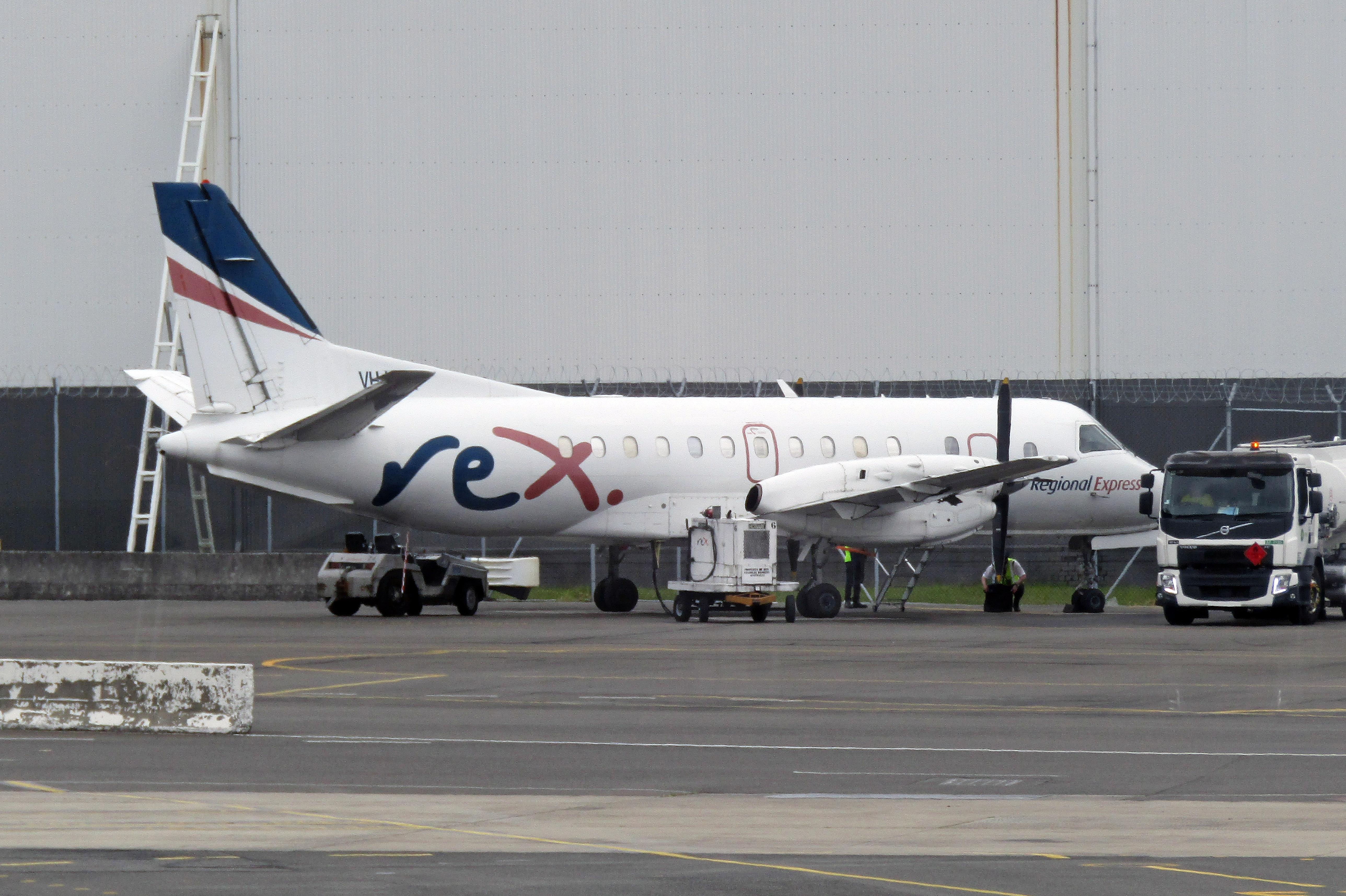 VH-YRX @ YSSY - VH-YRX 1990 Saab 340B REX - Regional Express Sydney 

 - by PhilR