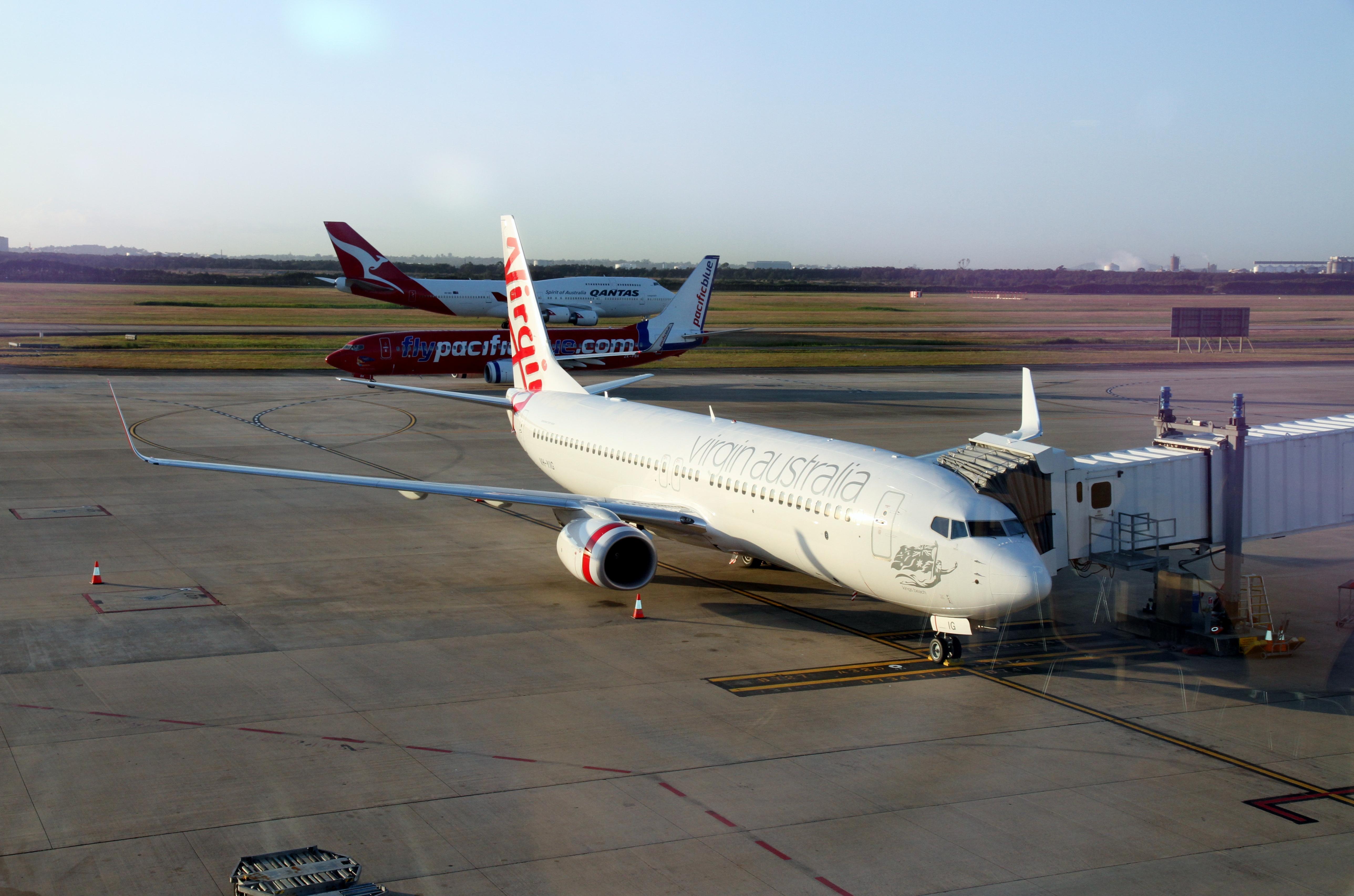 VH-YIG @ YBBN - VH-YIG 2012 B737-800 Virgin Australia BNE  - by PhilR