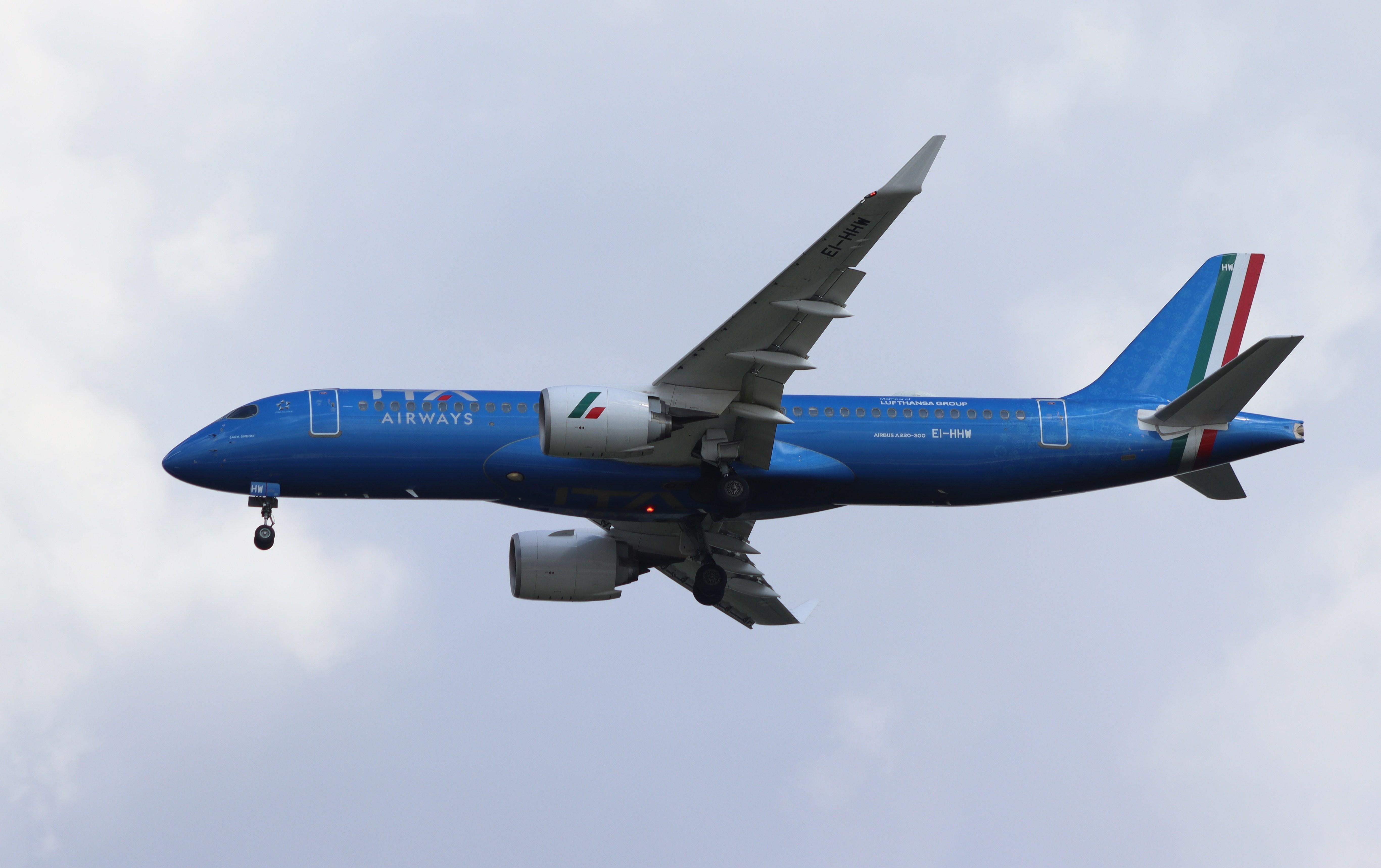 EI-HHW @ EDDF - Airbus A220-371 - by MarkPasqualino