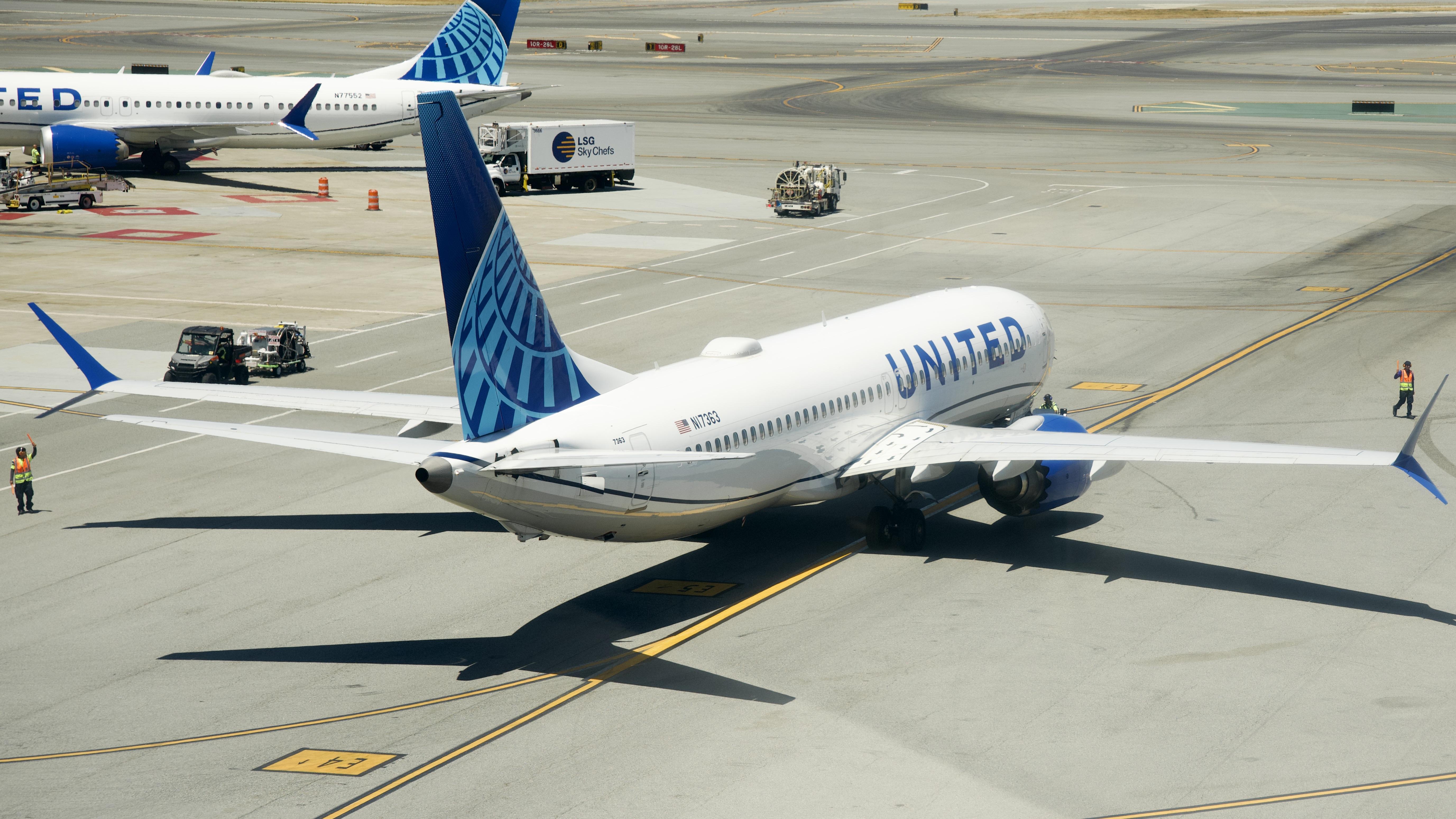 N17363 @ KSFO - Sky Terrace SFO 2026 - by ClaytonEddy