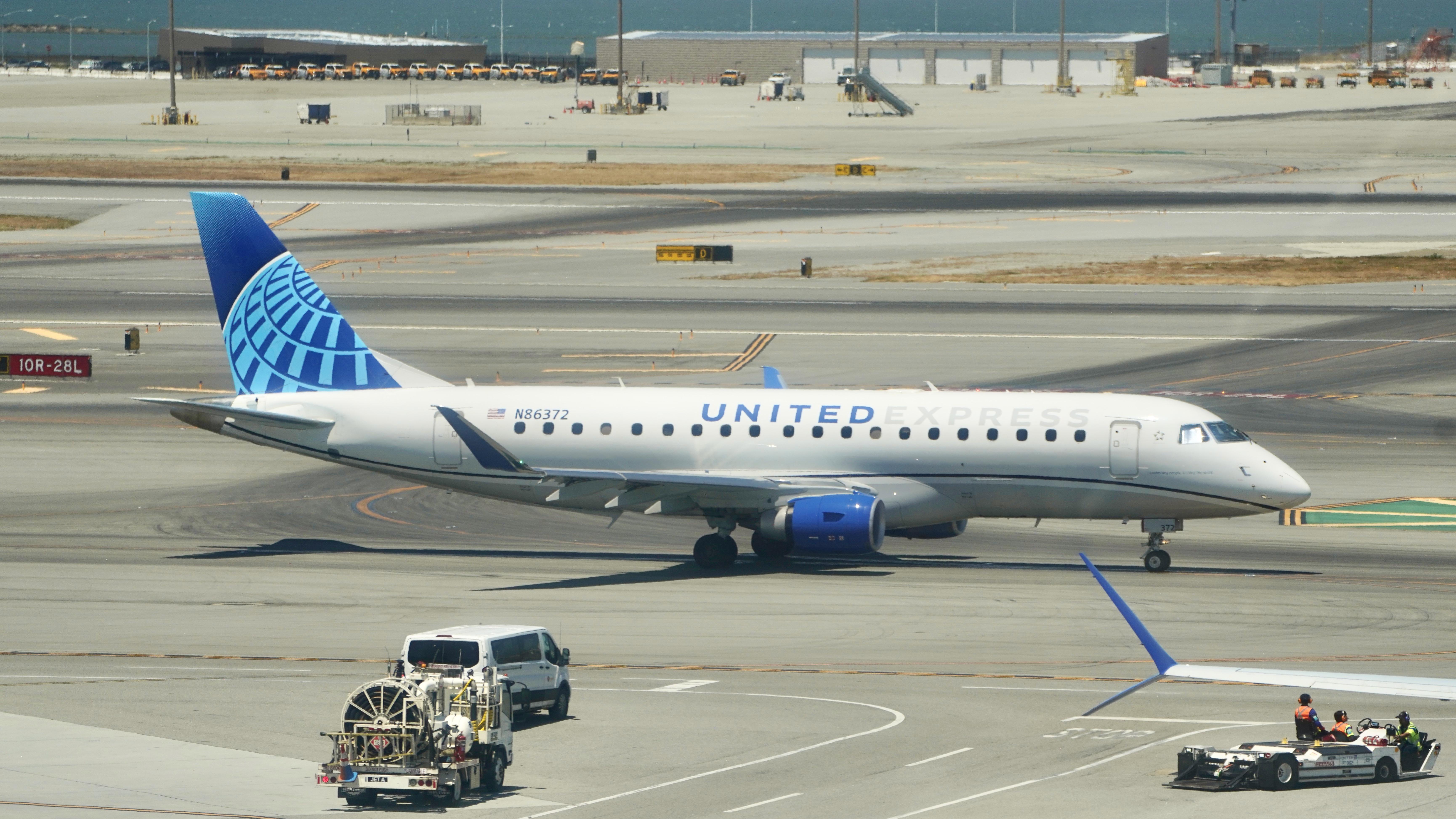 N86372 @ KSFO - Sky Terrace SFO 2026 - by ClaytonEddy