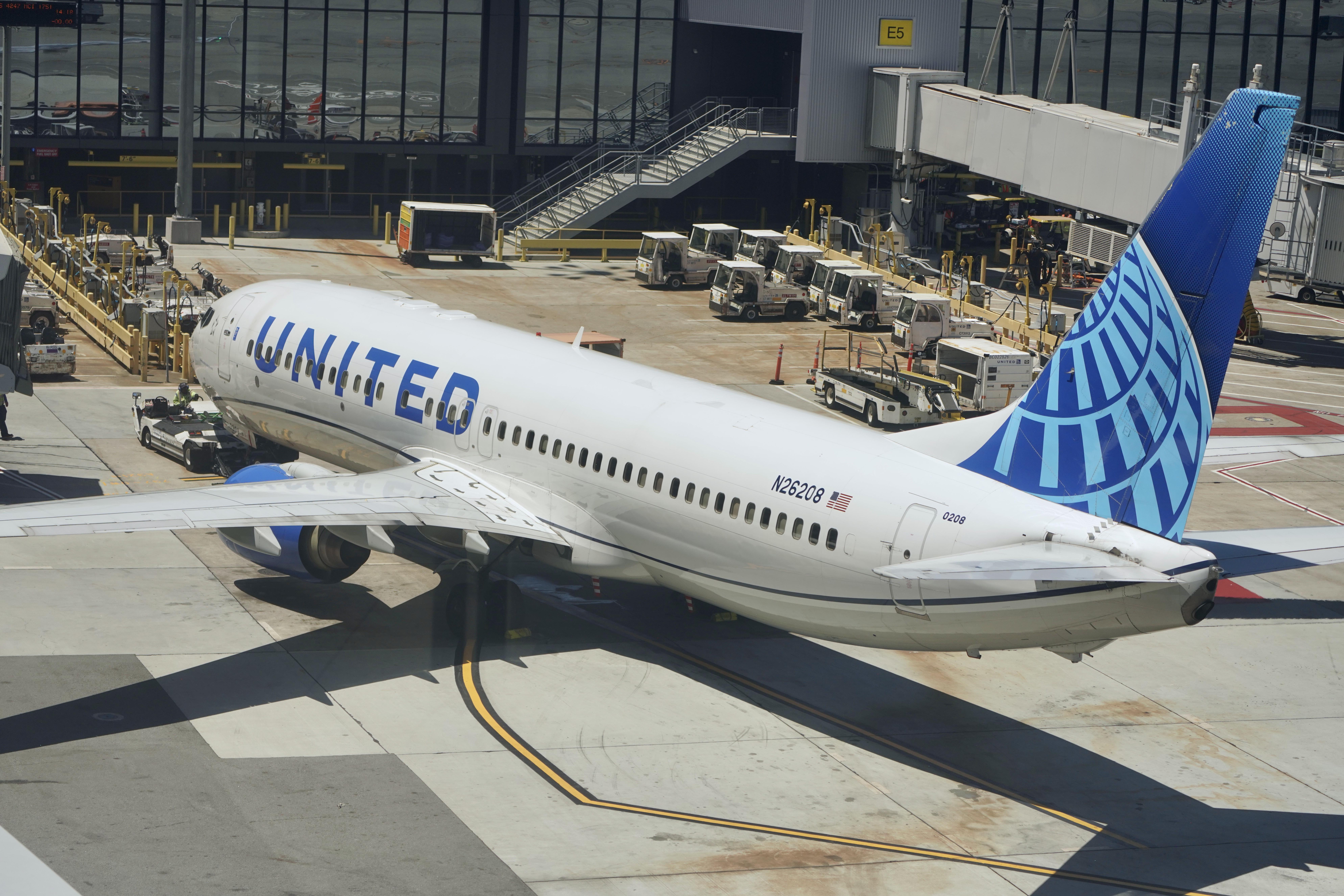 N26208 @ KSFO - Sky Terrace SFO 2026 - by ClaytonEddy