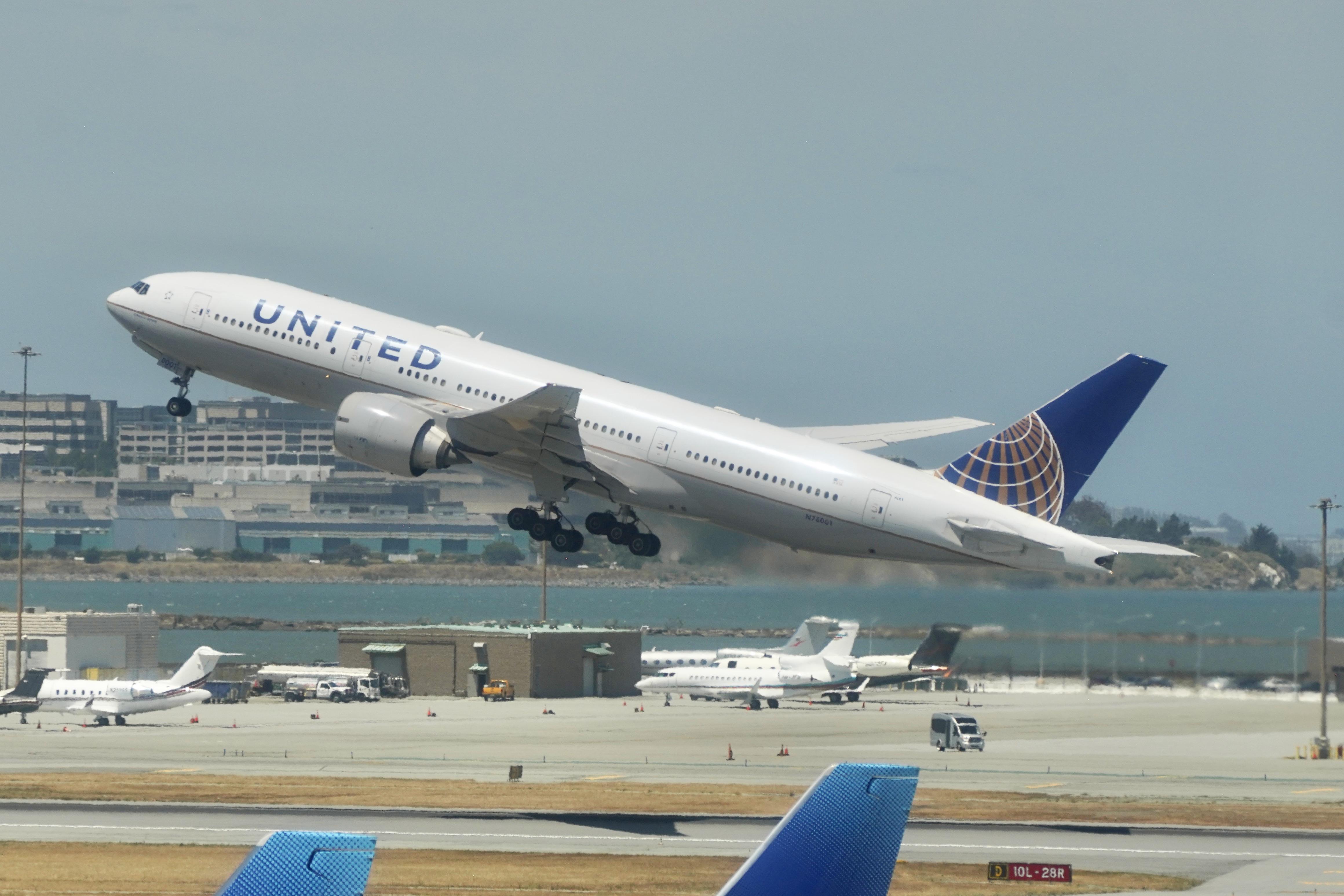 N78001 @ KSFO - Sky Terrace SFO 2026 - by ClaytonEddy