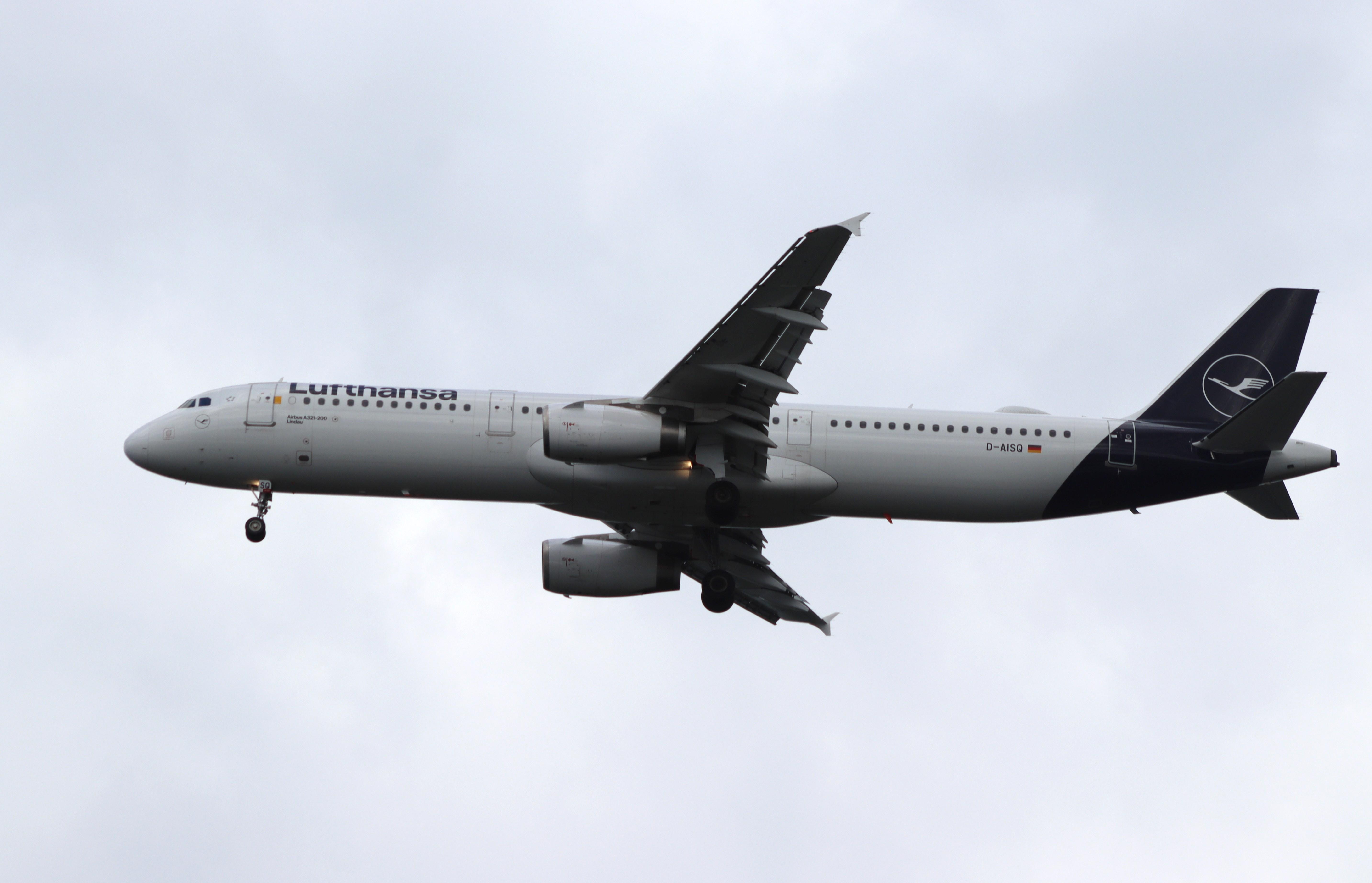 D-AISQ @ EDDF - Airbus A321-231 - by MarkPasqualino