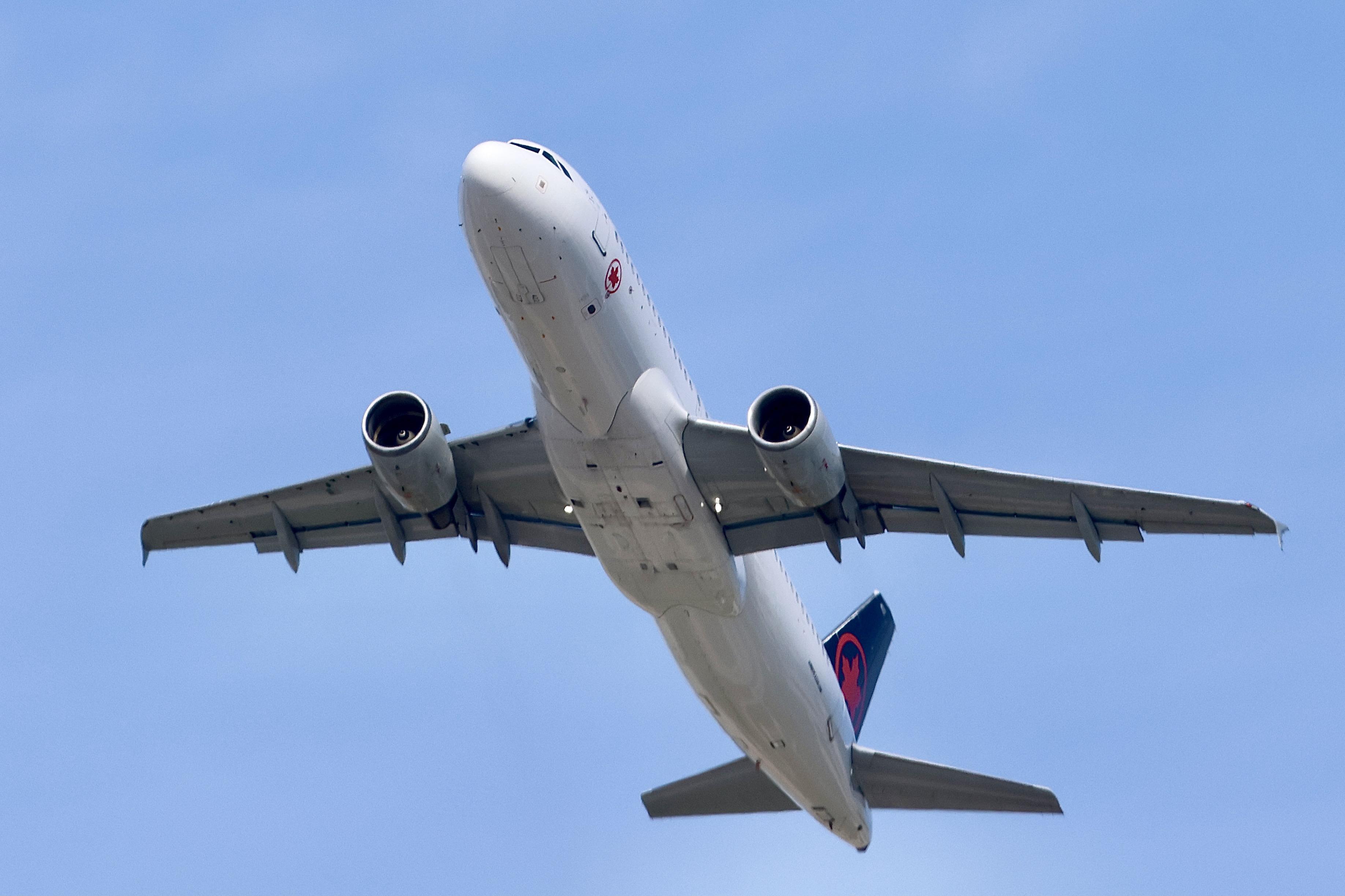 C-FDGQ photo, click to enlarge