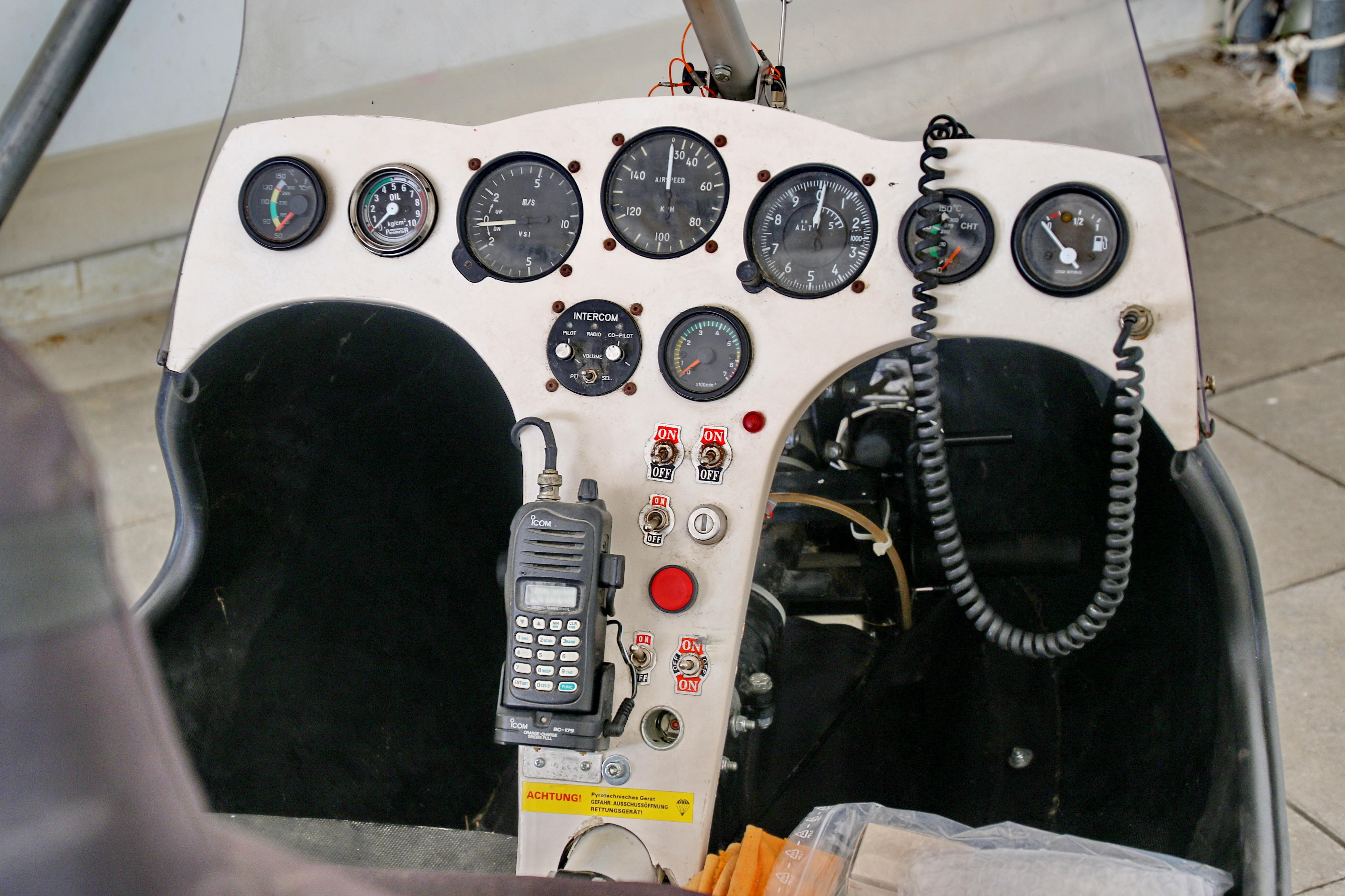 9A-UHD photo, click to enlarge