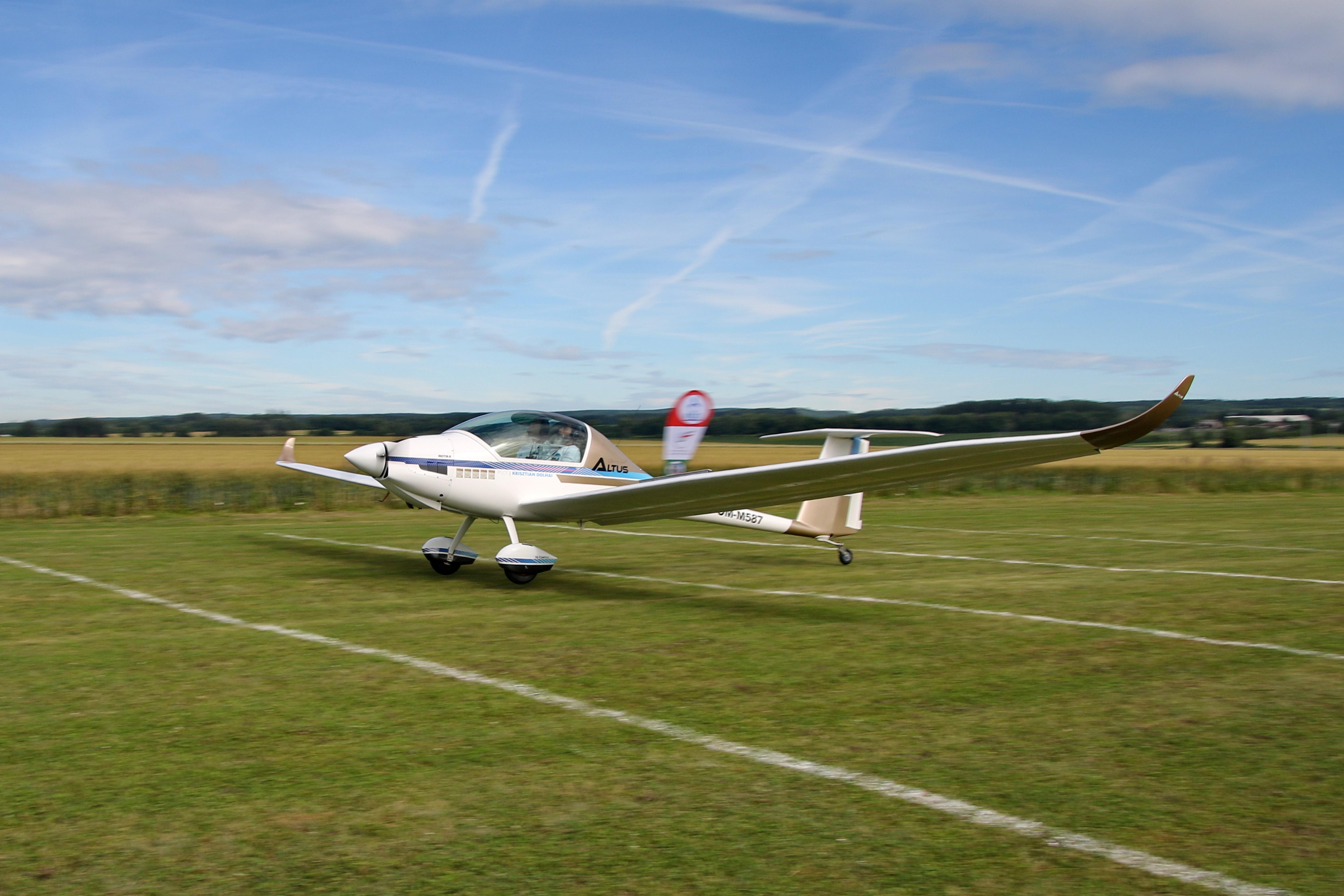 OM-M587 photo, click to enlarge