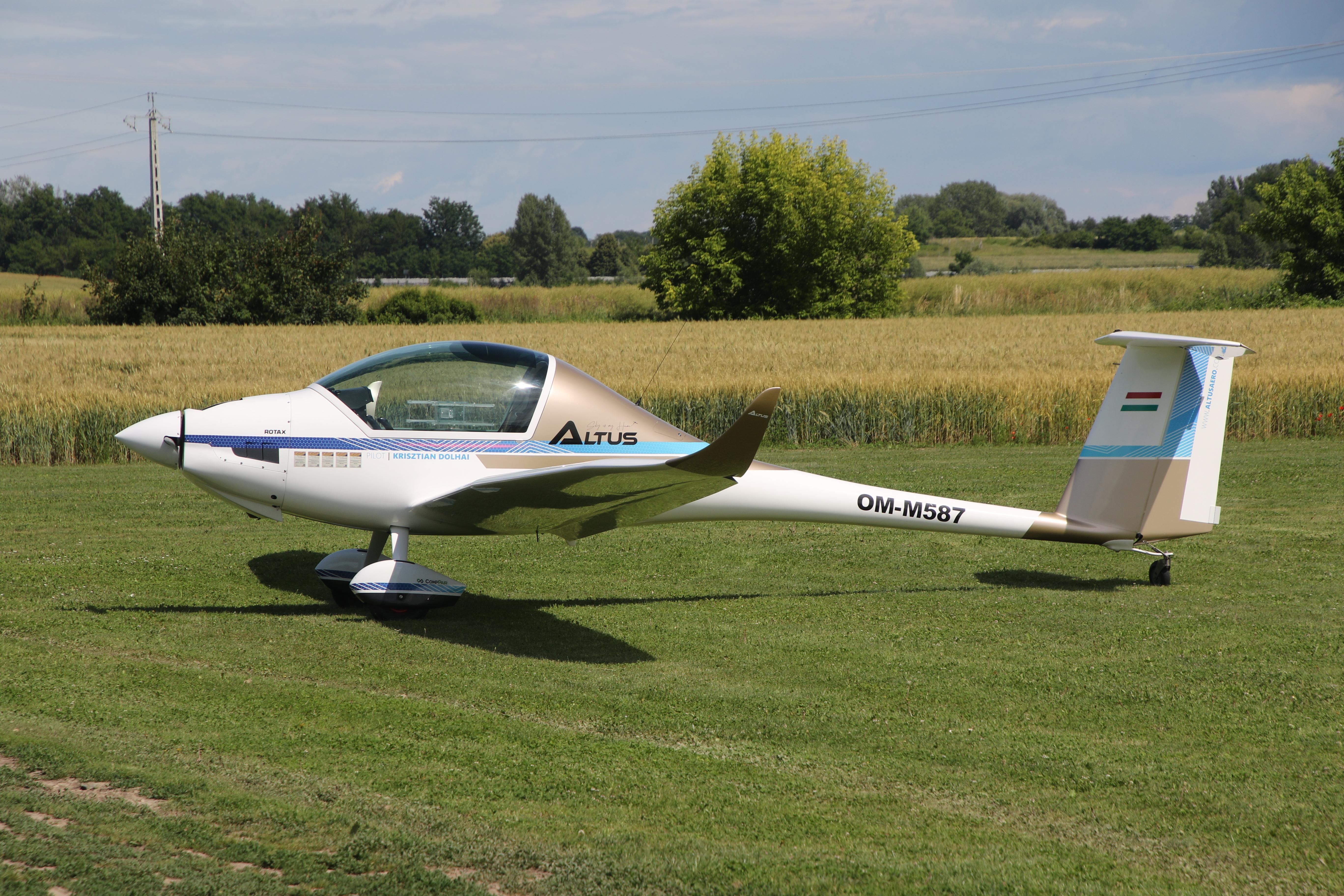 OM-M587 photo, click to enlarge