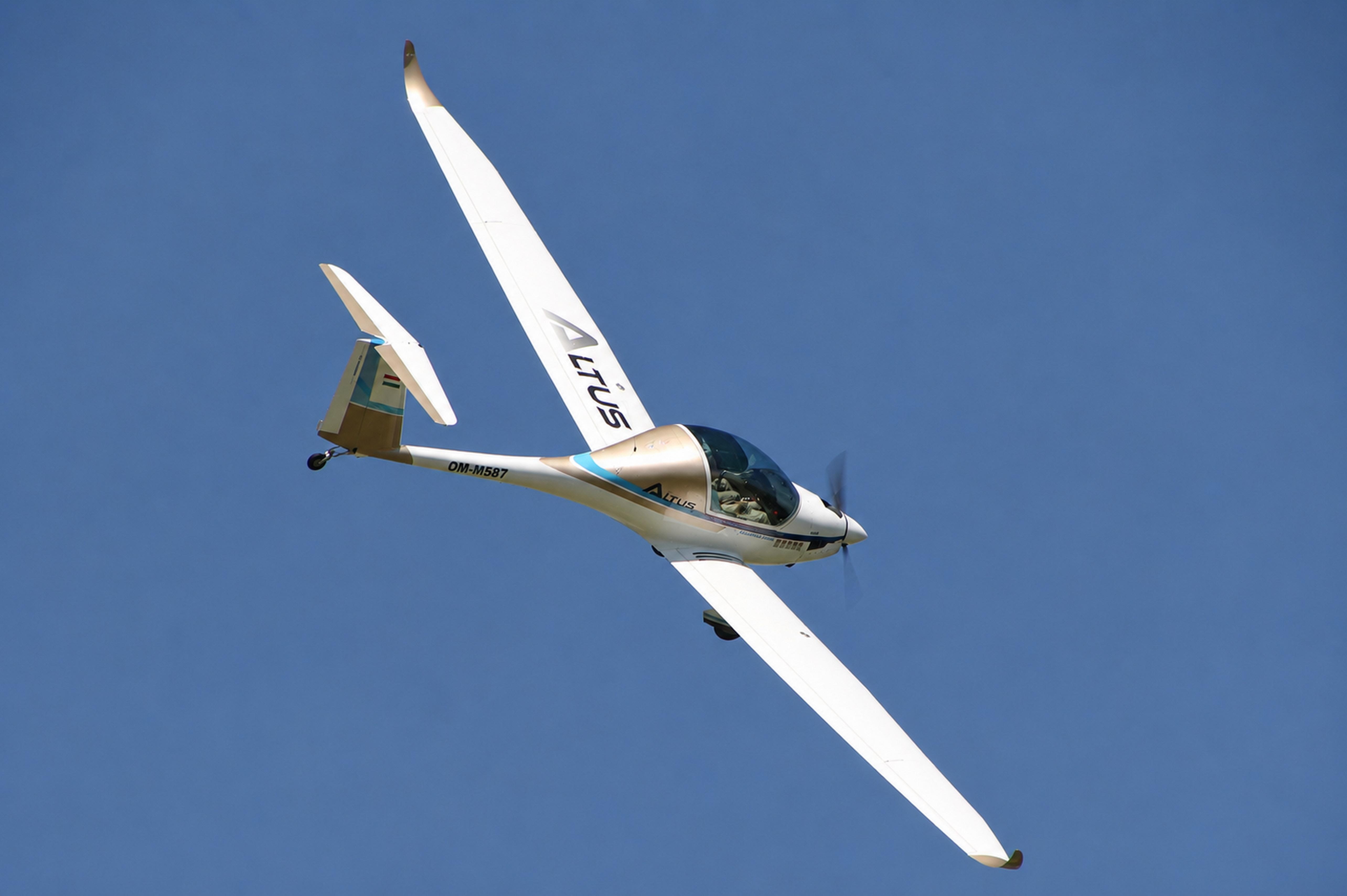 OM-M587 photo, click to enlarge